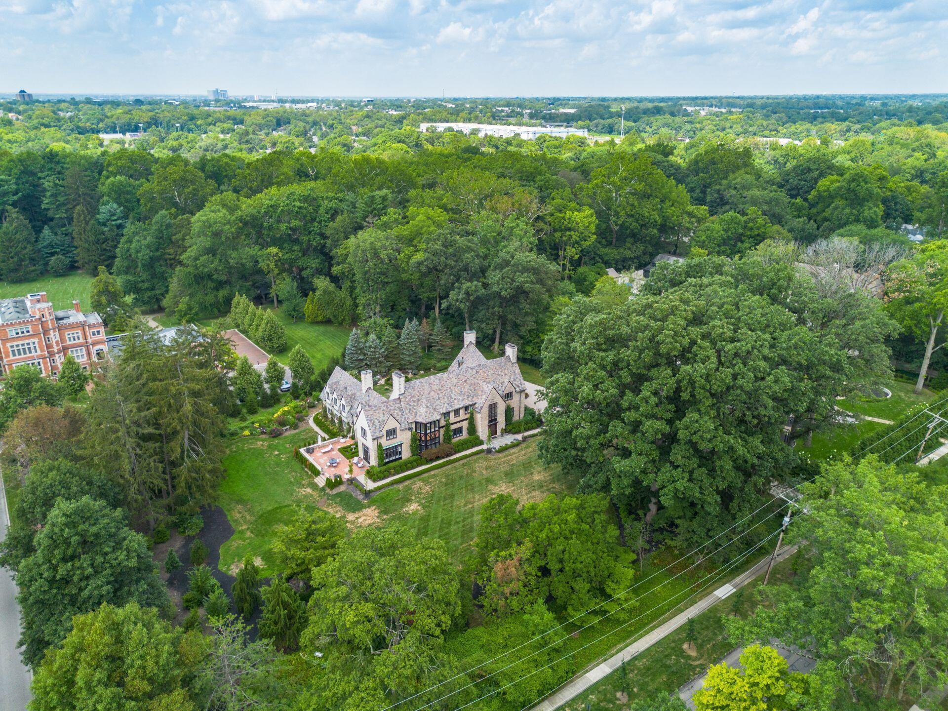 Bexley, Ohio, 43209, United States, 5 Bedrooms Bedrooms, ,6 BathroomsBathrooms,Residential,For Sale,1920055
