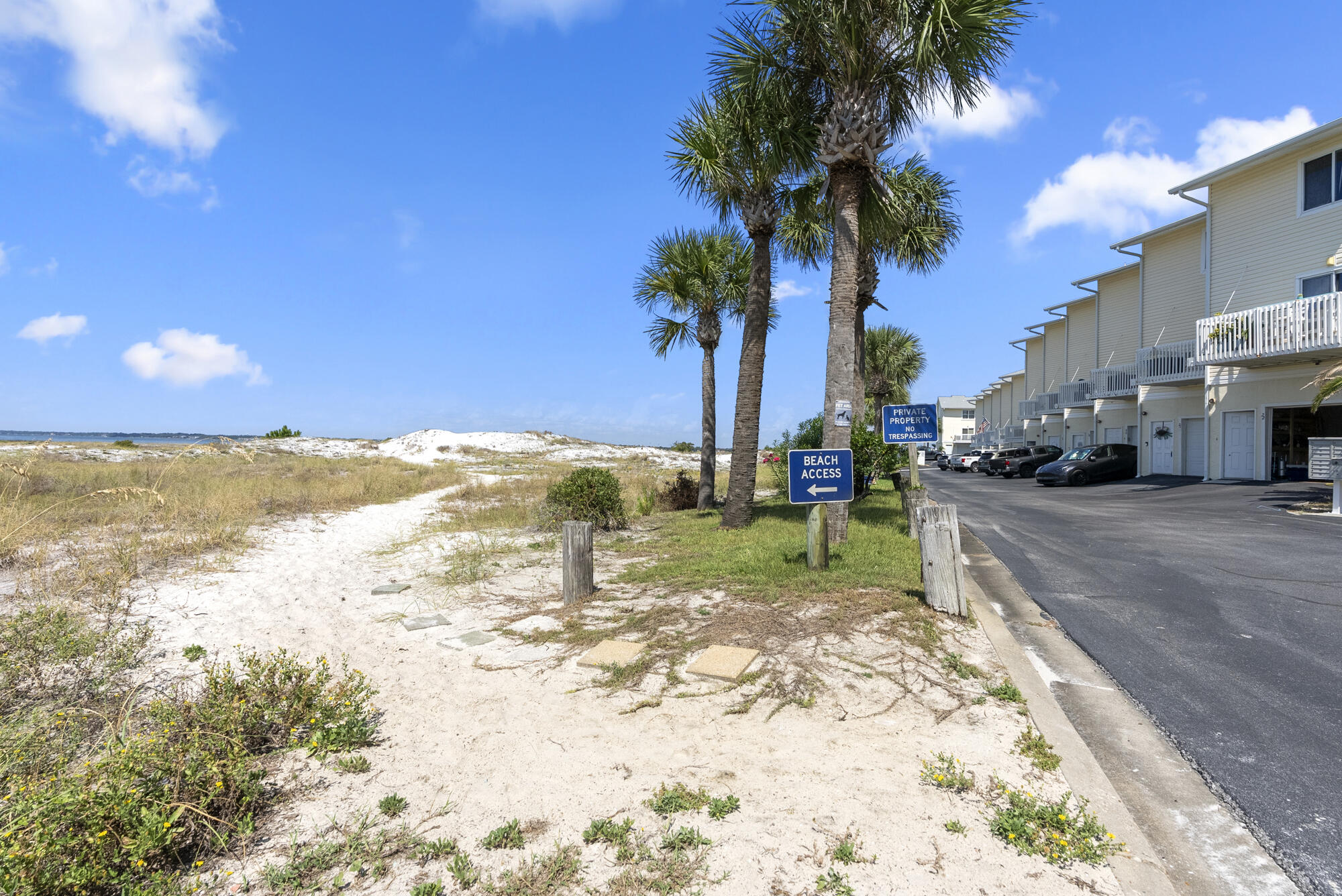 Navarre, Florida, 32566, United States, 3 Bedrooms Bedrooms, ,5 BathroomsBathrooms,Residential,For Sale,1956156