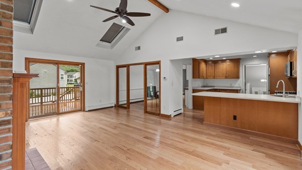 Southborough, Massachusetts, 01772, United States, 4 Bedrooms Bedrooms, ,3 BathroomsBathrooms,Residential,For Sale,1981487