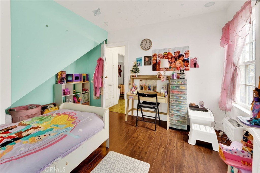 Los Angeles, California, 90044, United States, 3 Bedrooms Bedrooms, ,2 BathroomsBathrooms,Residential,For Sale,1931570