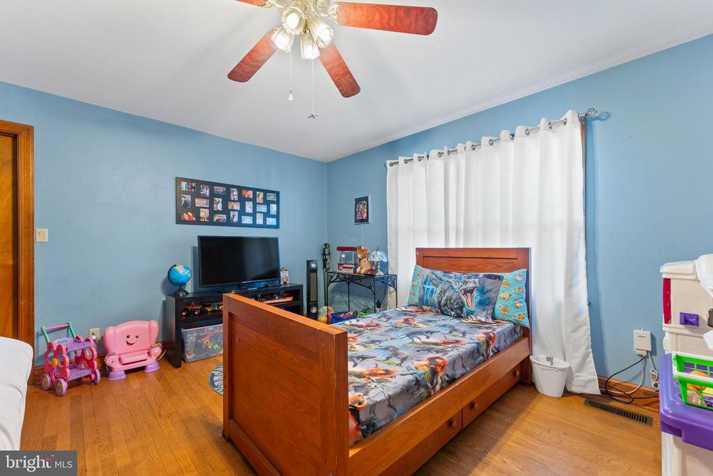 Fredericksburg, Virginia, 22407, United States, 5 Bedrooms Bedrooms, ,3 BathroomsBathrooms,Residential,For Sale,1925388