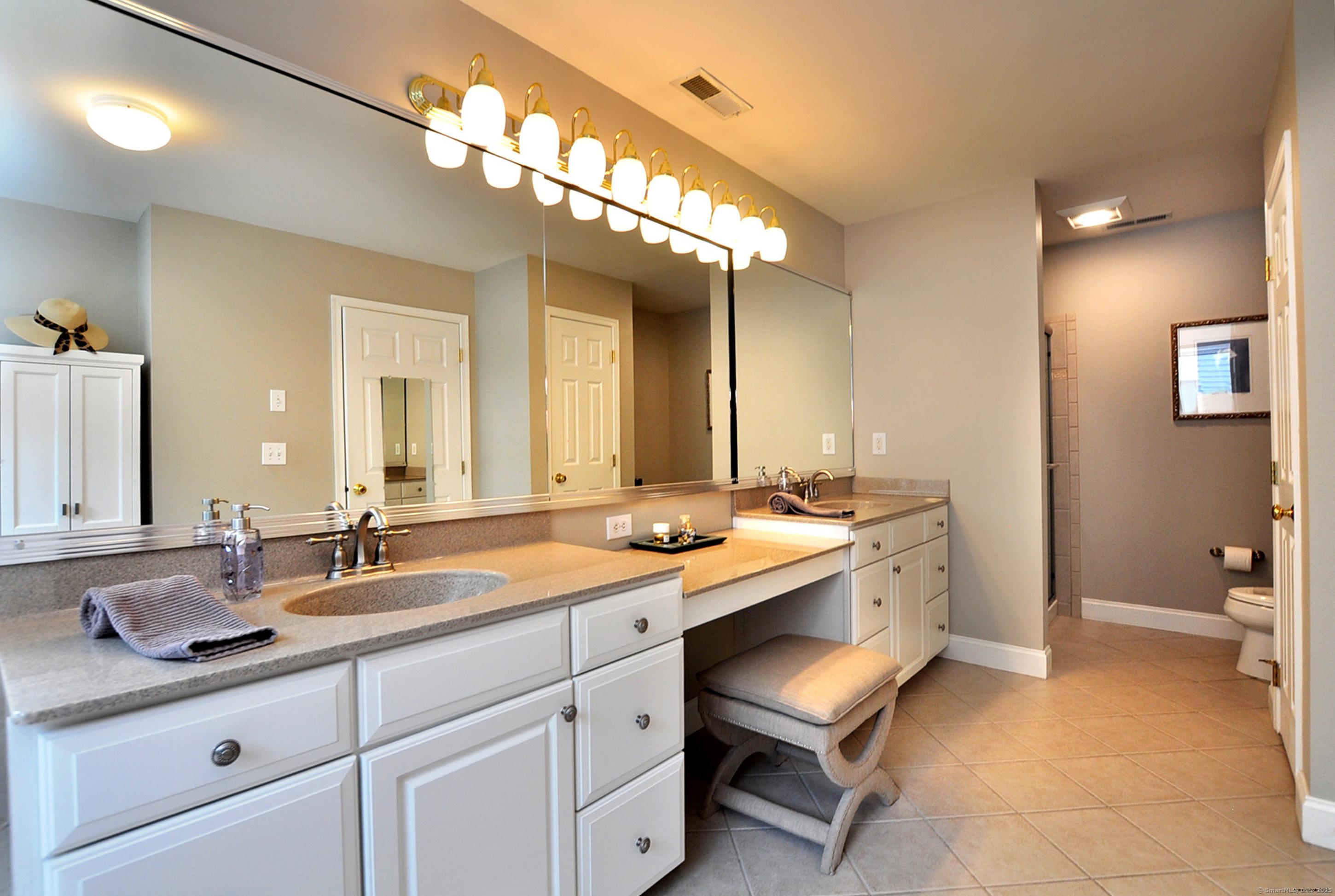 Avon, Connecticut, 06001, United States, 2 Bedrooms Bedrooms, ,4 BathroomsBathrooms,Residential,For Sale,1910555