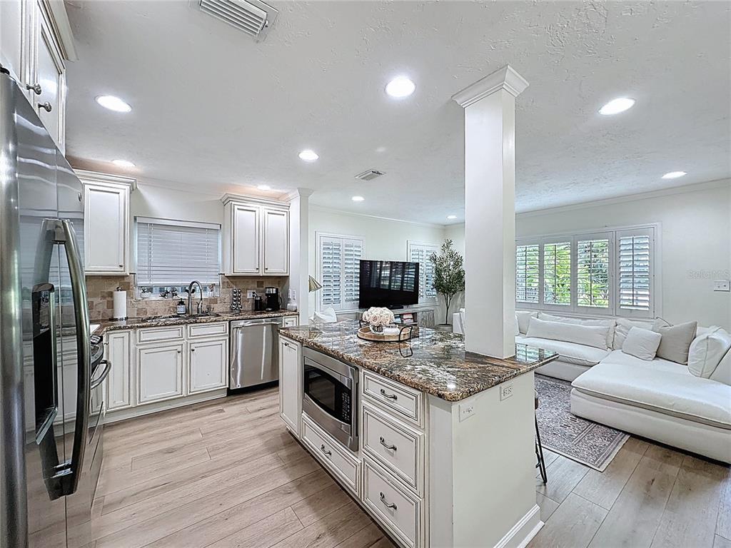 Orlando, Florida, 32804, United States, 2 Bedrooms Bedrooms, ,1 BathroomBathrooms,Residential,For Sale,1920096