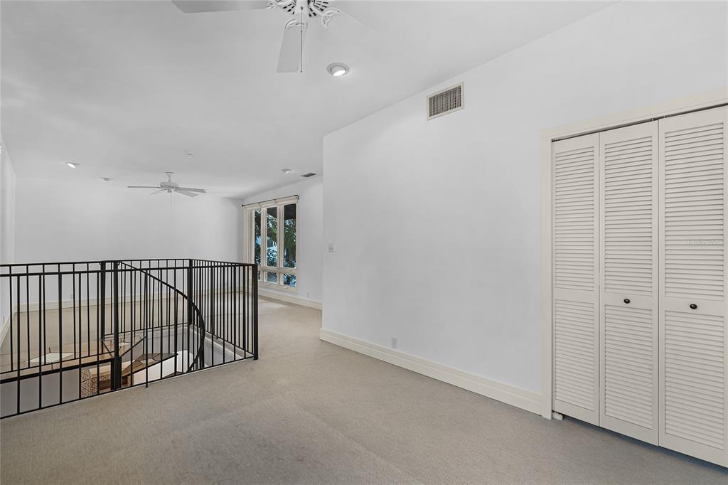 Orlando, Florida, 32806, United States, 3 Bedrooms Bedrooms, ,4 BathroomsBathrooms,Residential,For Sale,1927434