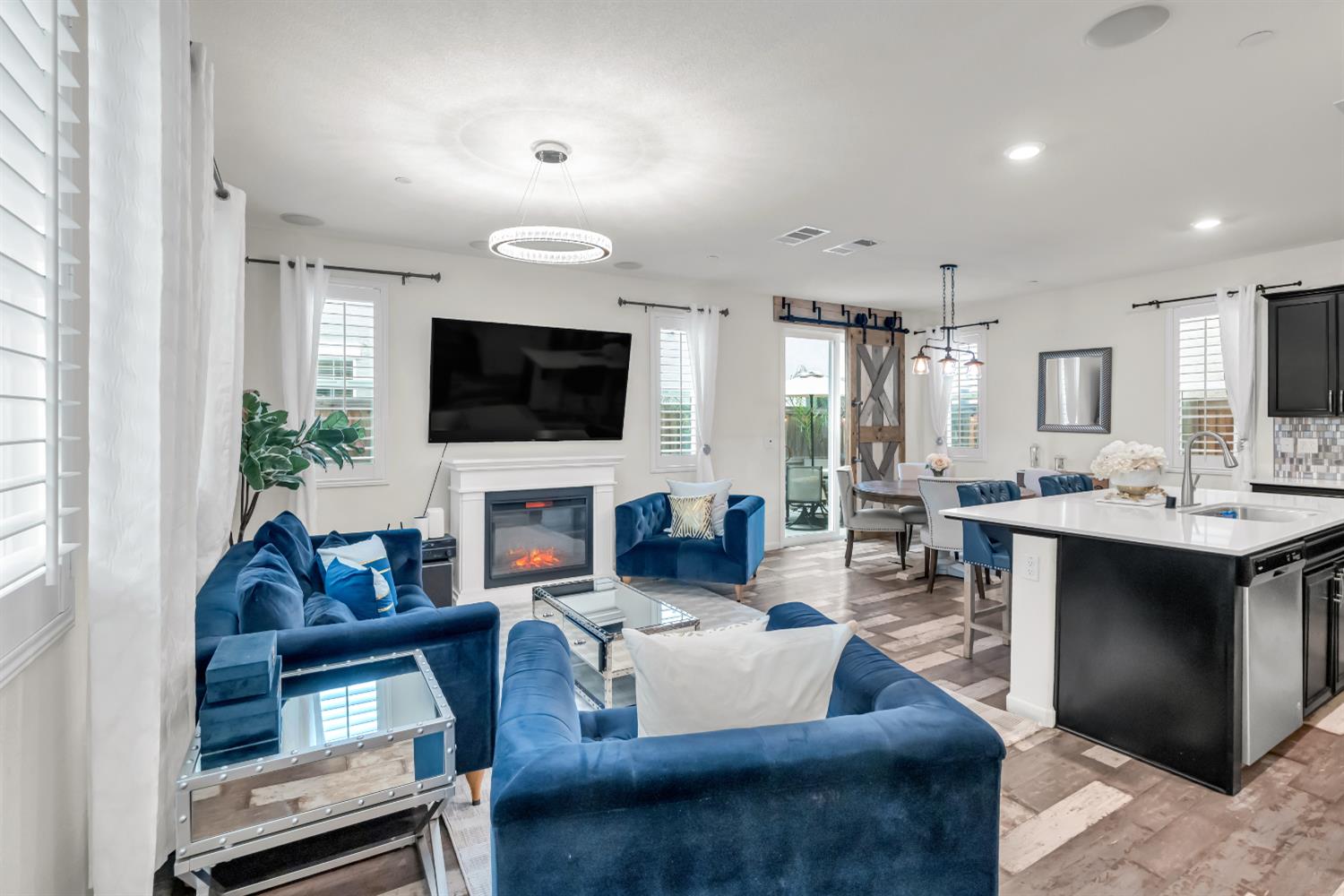 Elk Grove, California, 95758, United States, 3 Bedrooms Bedrooms, ,3 BathroomsBathrooms,Residential,For Sale,1995602