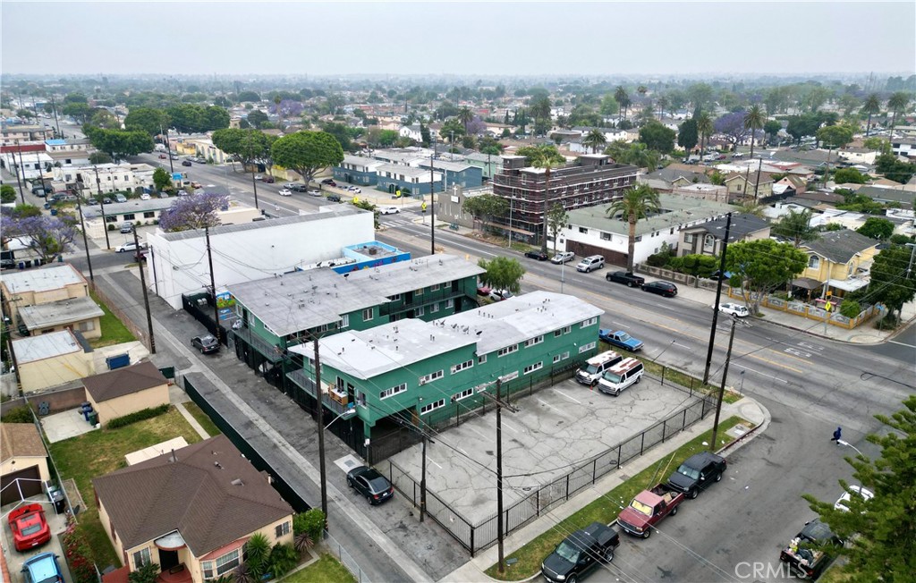 Los Angeles, California, 90002, United States, 10 Bedrooms Bedrooms, ,10 BathroomsBathrooms,Residential,For Sale,1869776