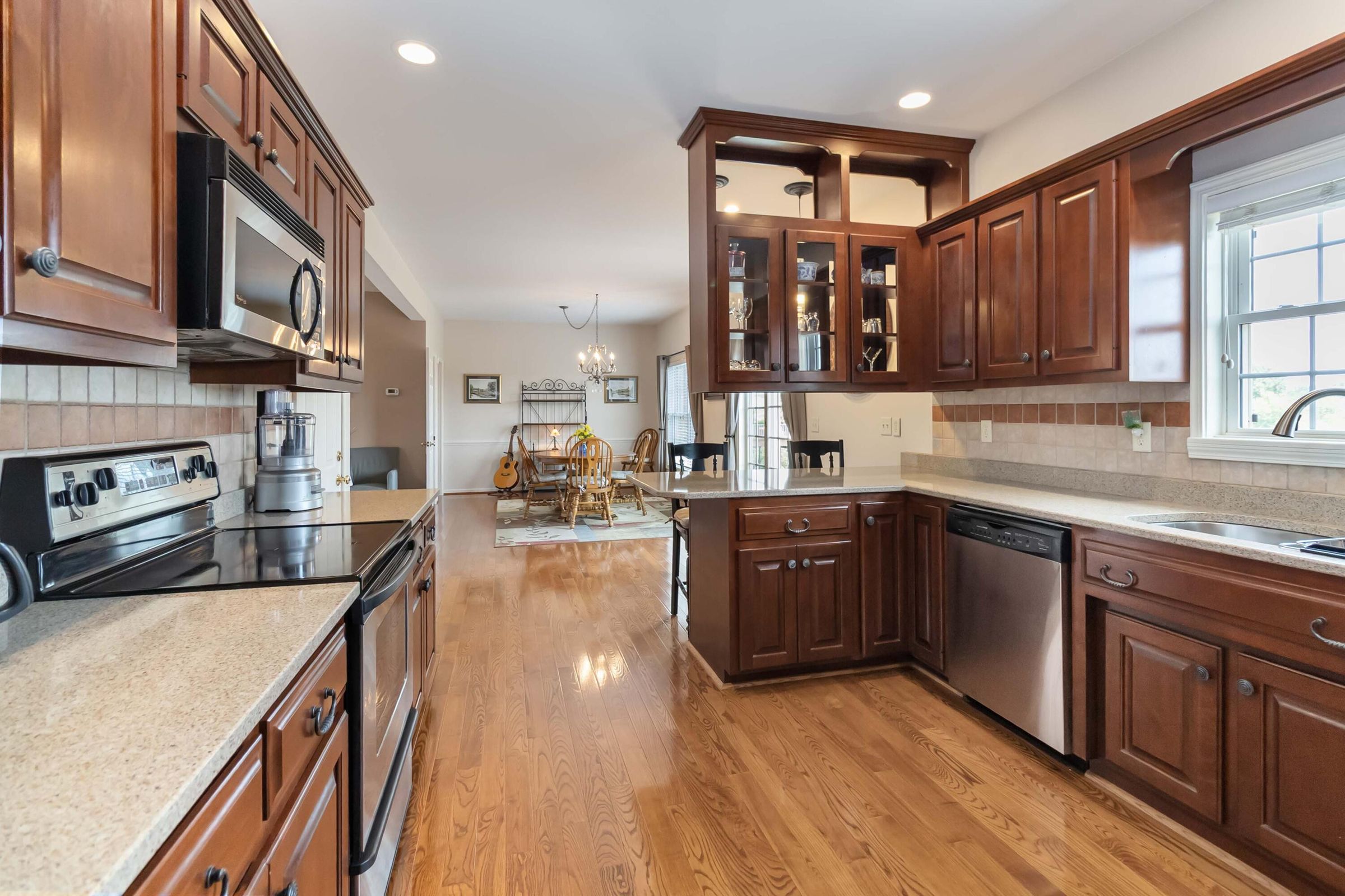 Richmond, Kentucky, 40475, United States, 4 Bedrooms Bedrooms, ,4 BathroomsBathrooms,Residential,For Sale,1910614