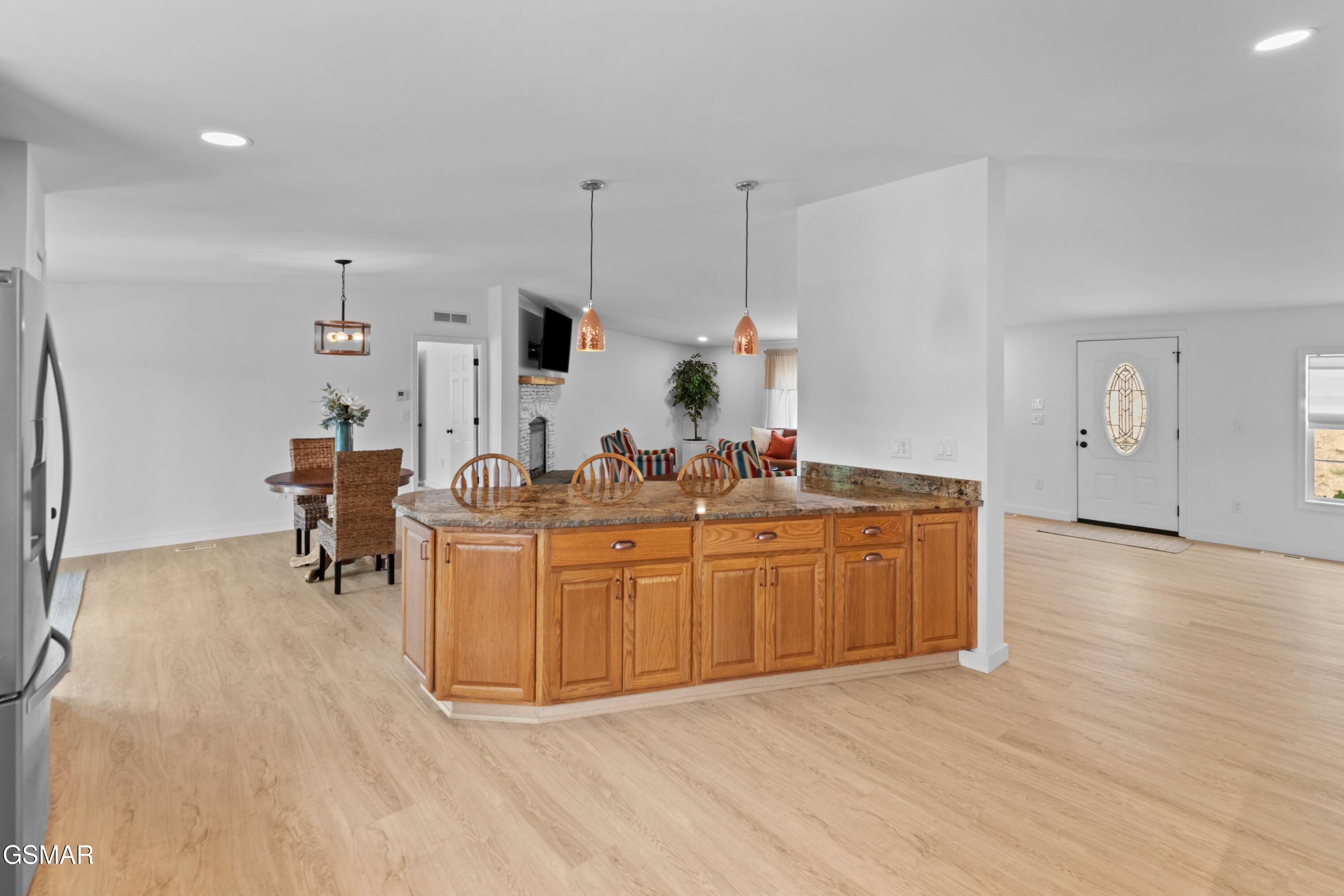 Dandridge, Tennessee, 37725, United States, 3 Bedrooms Bedrooms, ,2 BathroomsBathrooms,Residential,For Sale,1982636