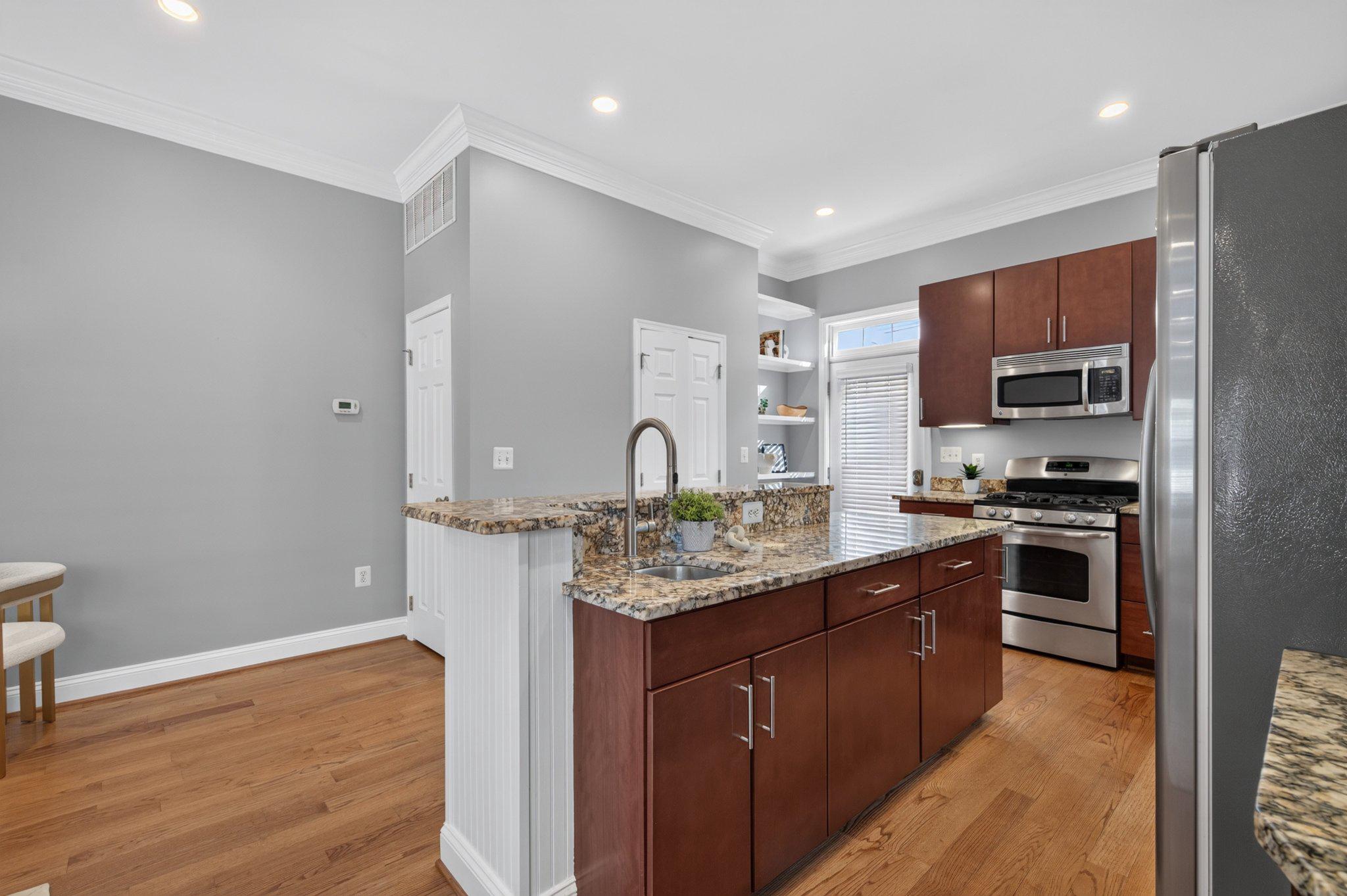  17 E Reed Avenue, Alexandria, VA, 22305 - 物件實景