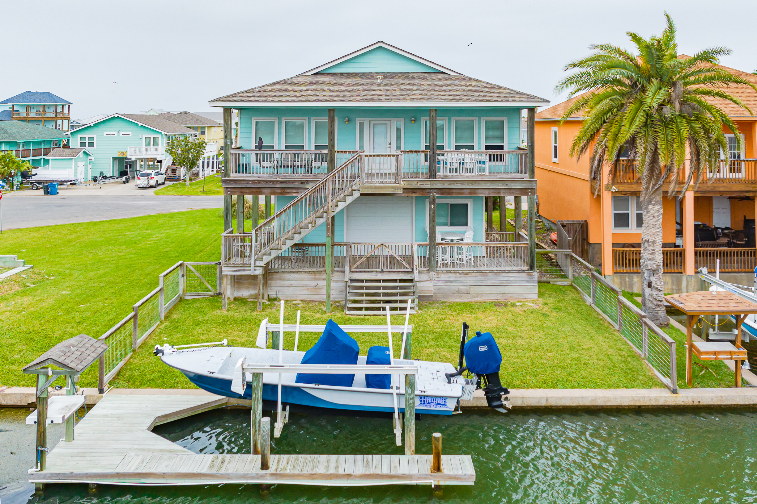  Canal-Front Coastal Haven - 物件實景