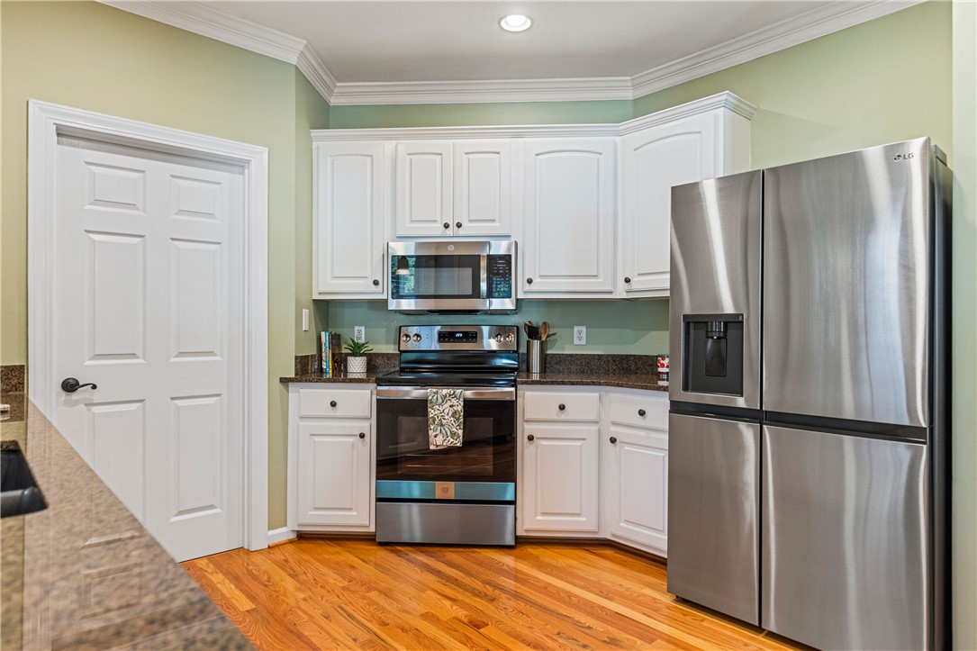 Easley, South Carolina, 29642, United States, 4 Bedrooms Bedrooms, ,3 BathroomsBathrooms,Residential,For Sale,1998365