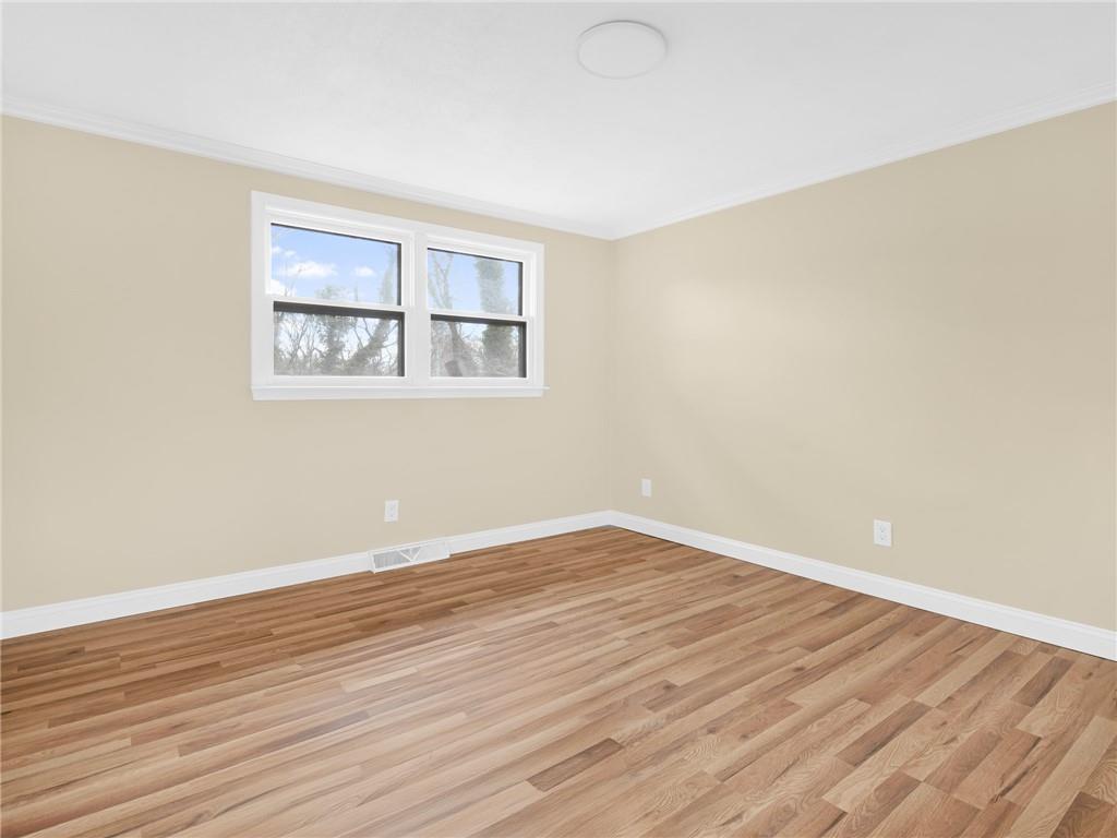 Warwick, Rhode Island, 02889, United States, 3 Bedrooms Bedrooms, ,3 BathroomsBathrooms,Residential,For Sale,2030234