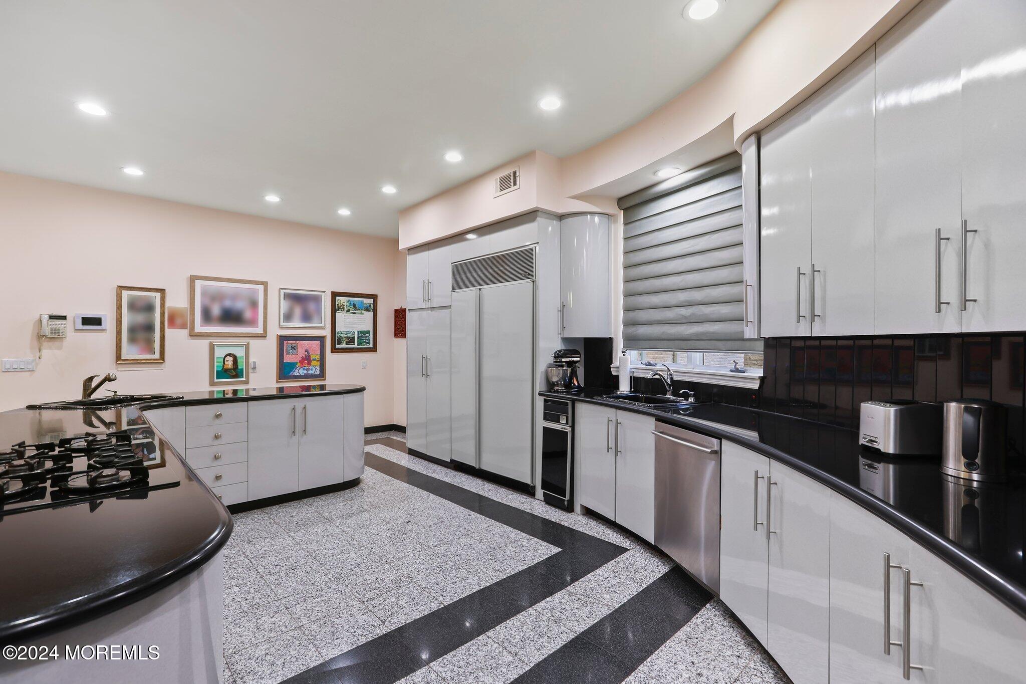 Morganville, New Jersey, 07751, United States, 6 Bedrooms Bedrooms, ,8 BathroomsBathrooms,Residential,For Sale,1982169