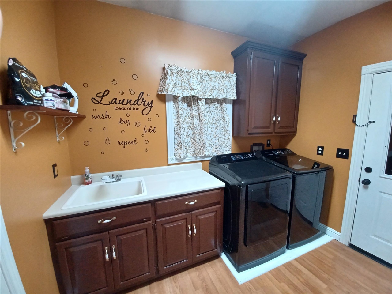 Scottsville, Kentucky, 42164, United States, 4 Bedrooms Bedrooms, ,3 BathroomsBathrooms,Residential,For Sale,1971649