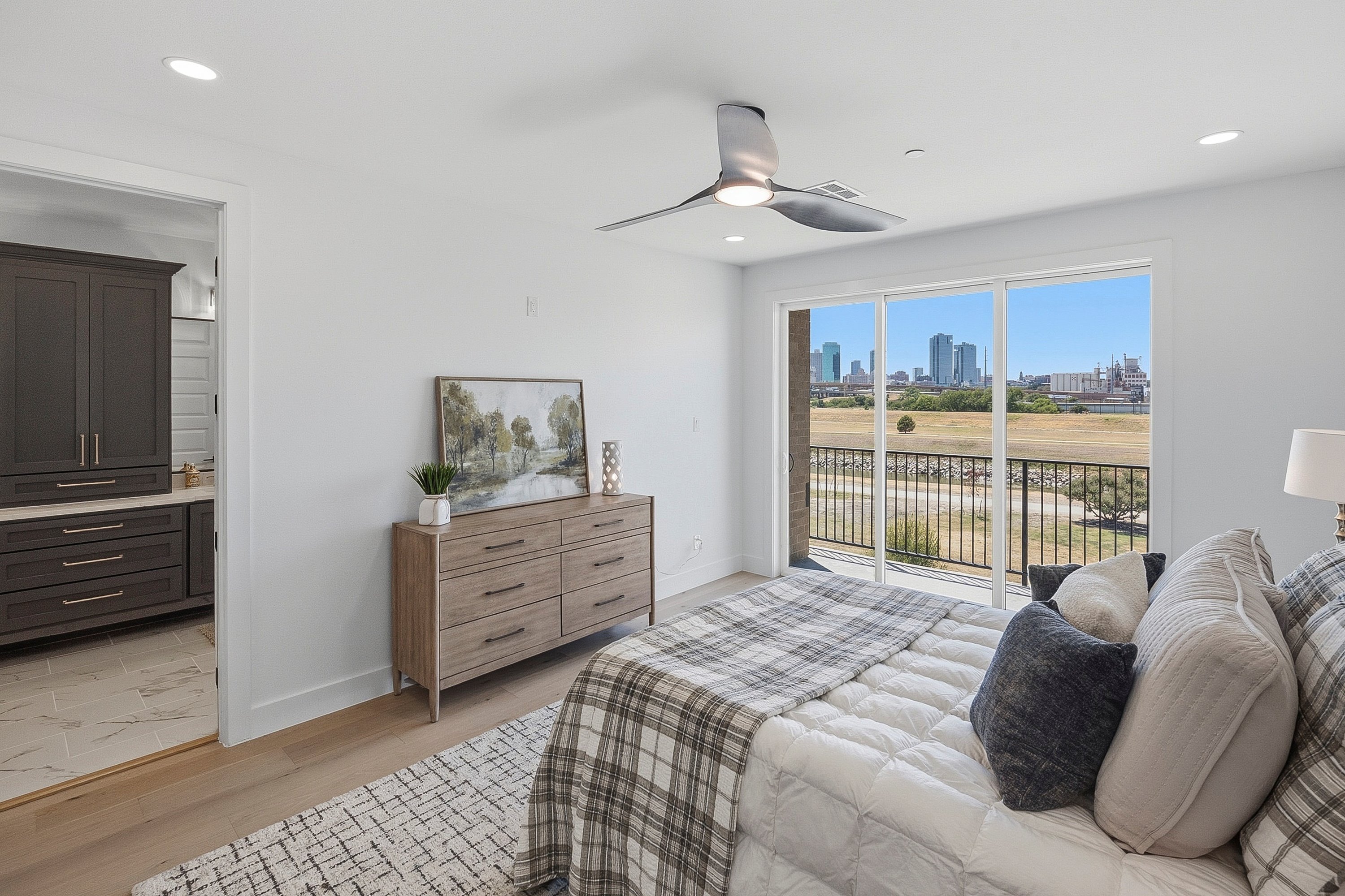  408 Vista Buena Trail, Fort Worth, TX, 76111 - 物件實景
