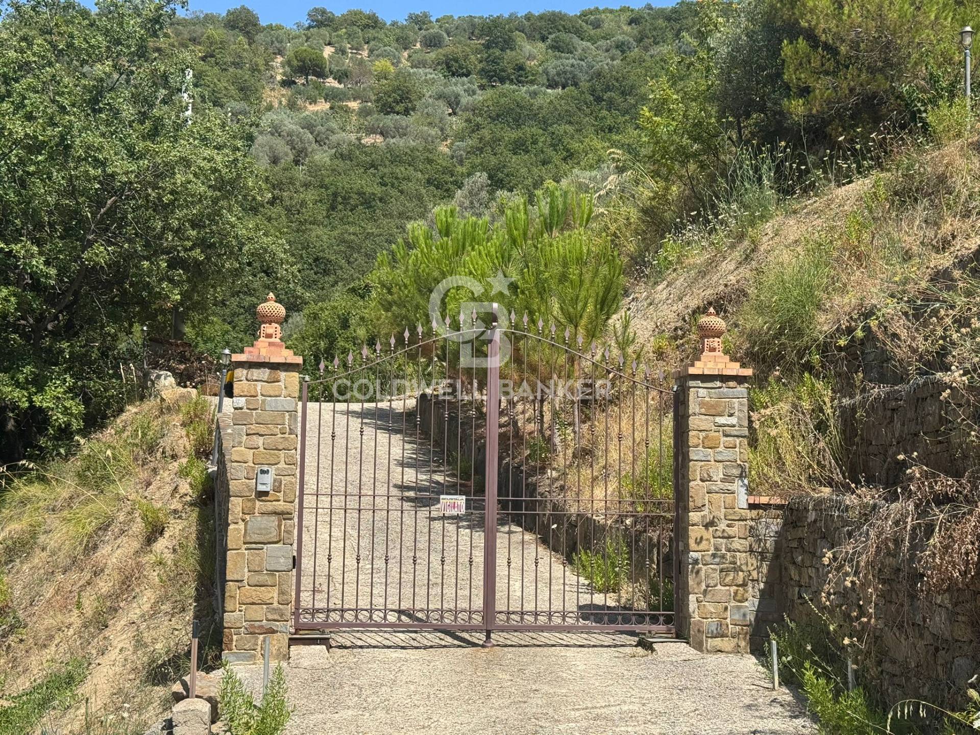 Serramezzana, Salerno, 84070, IT, 3 Bedrooms Bedrooms, ,4 BathroomsBathrooms,Residential,For Sale,1900968