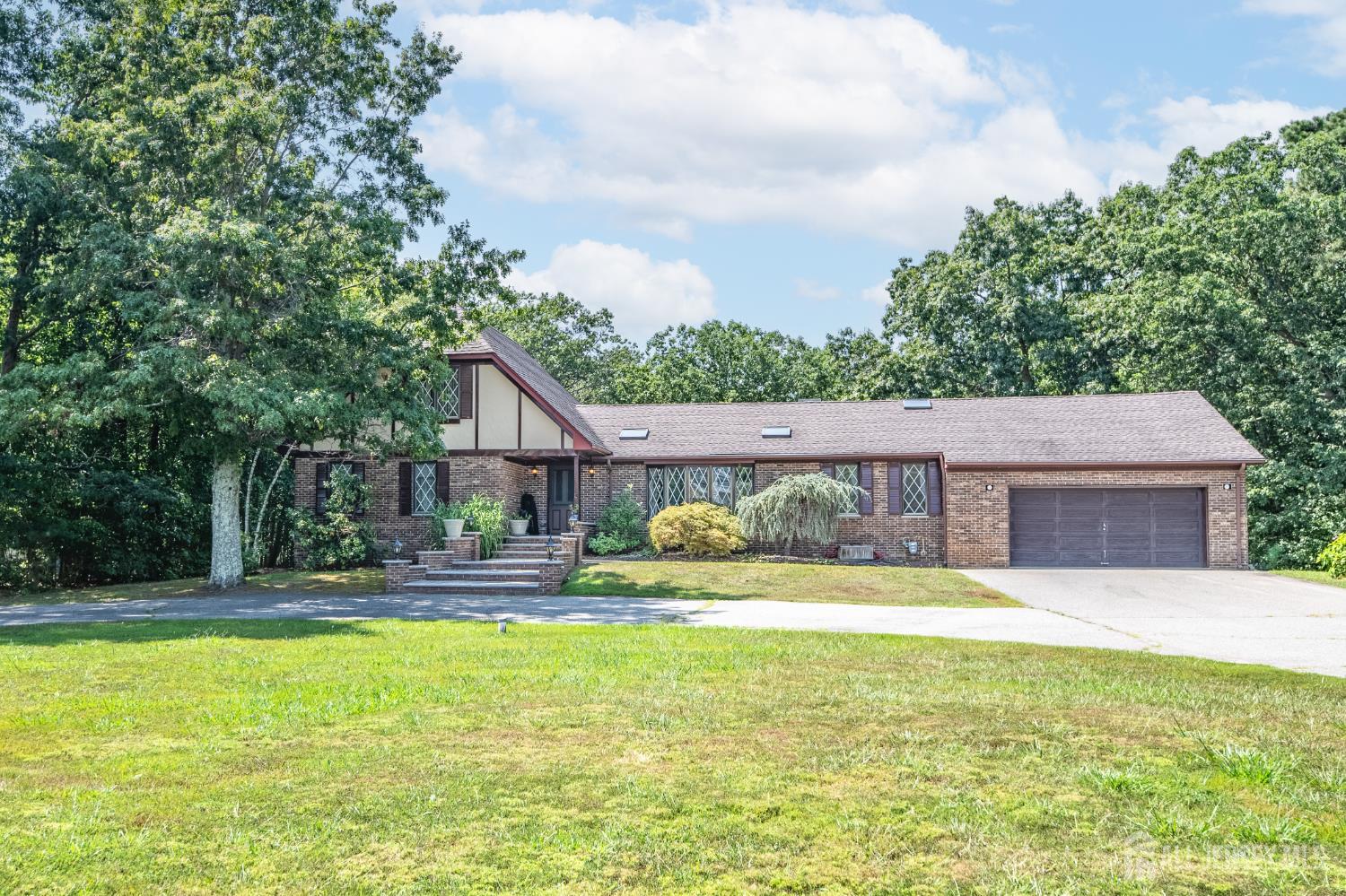 Monroe, New Jersey, 08831, United States, 6 Bedrooms Bedrooms, ,4 BathroomsBathrooms,Residential,For Sale,1916788