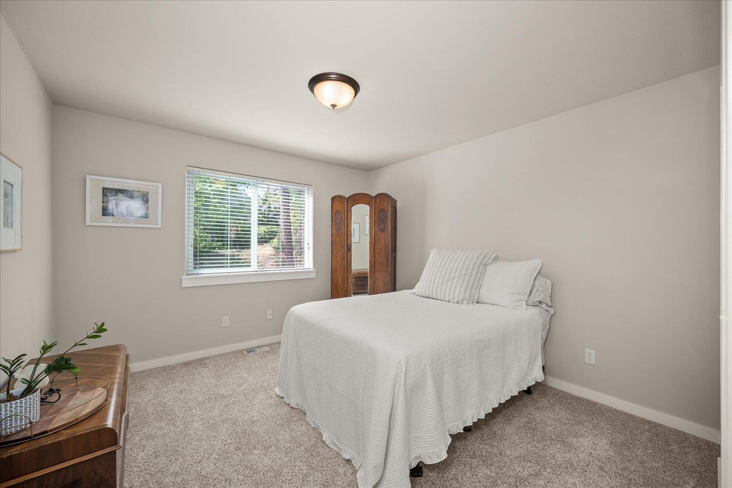 Spokane, Washington, 99224, United States, 6 Bedrooms Bedrooms, ,4 BathroomsBathrooms,Residential,For Sale,1856597