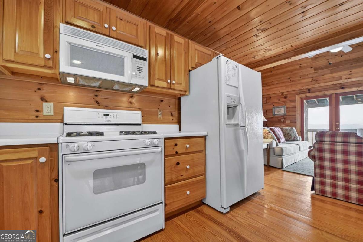 Ellijay, Georgia, 30536, United States, 4 Bedrooms Bedrooms, ,3 BathroomsBathrooms,Residential,For Sale,2011402