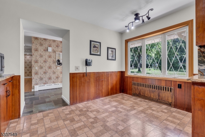 Raritan Twp., New Jersey, 08822, United States, 3 Bedrooms Bedrooms, ,2 BathroomsBathrooms,Residential,For Sale,1951157