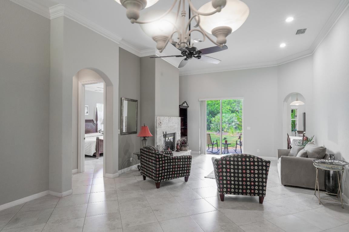 West Palm Beach, Florida, 33411, United States, 5 Bedrooms Bedrooms, ,3 BathroomsBathrooms,Residential,For Sale,1984216