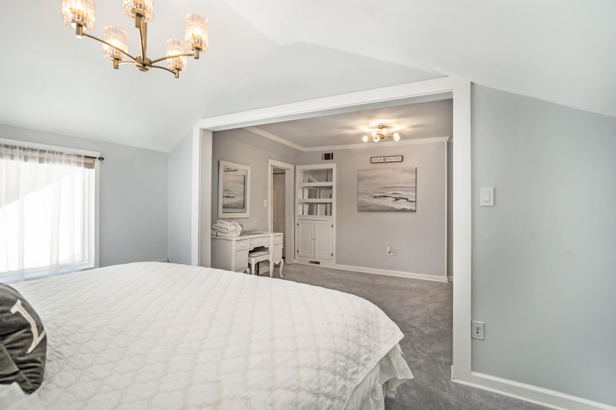 South Haven, Michigan, 49090, United States, 4 Bedrooms Bedrooms, ,3 BathroomsBathrooms,Residential,For Sale,1937505