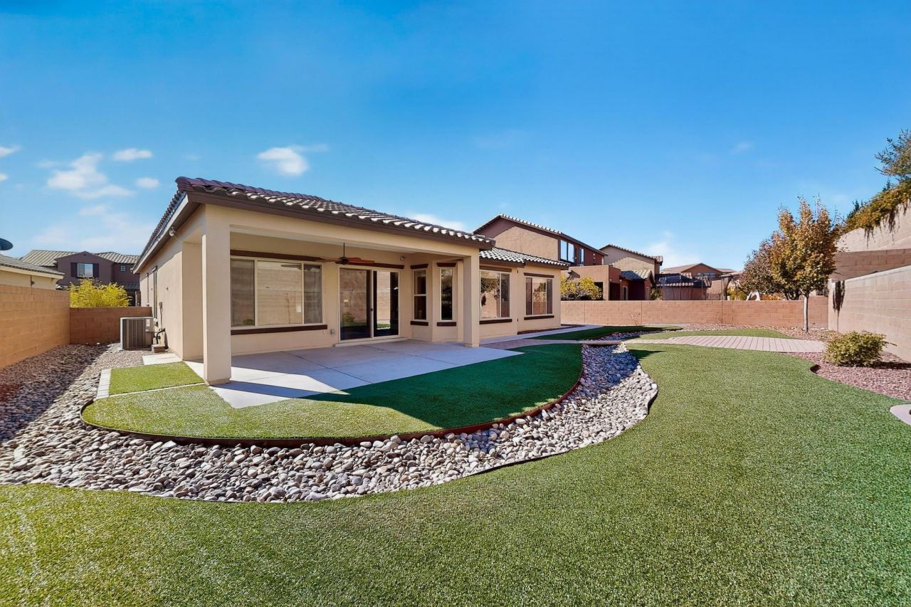 Rio Rancho, New Mexico, 87124, United States, 3 Bedrooms Bedrooms, ,2 BathroomsBathrooms,Residential,For Sale,1992883