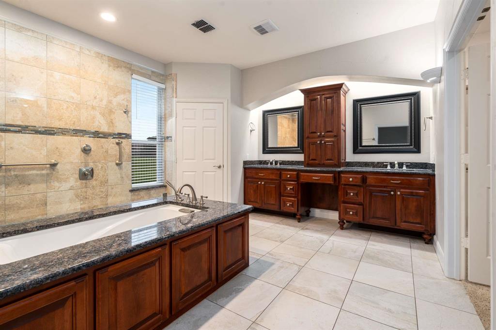 Rowlett, Texas, 75089, United States, 4 Bedrooms Bedrooms, ,4 BathroomsBathrooms,Residential,For Sale,1826622
