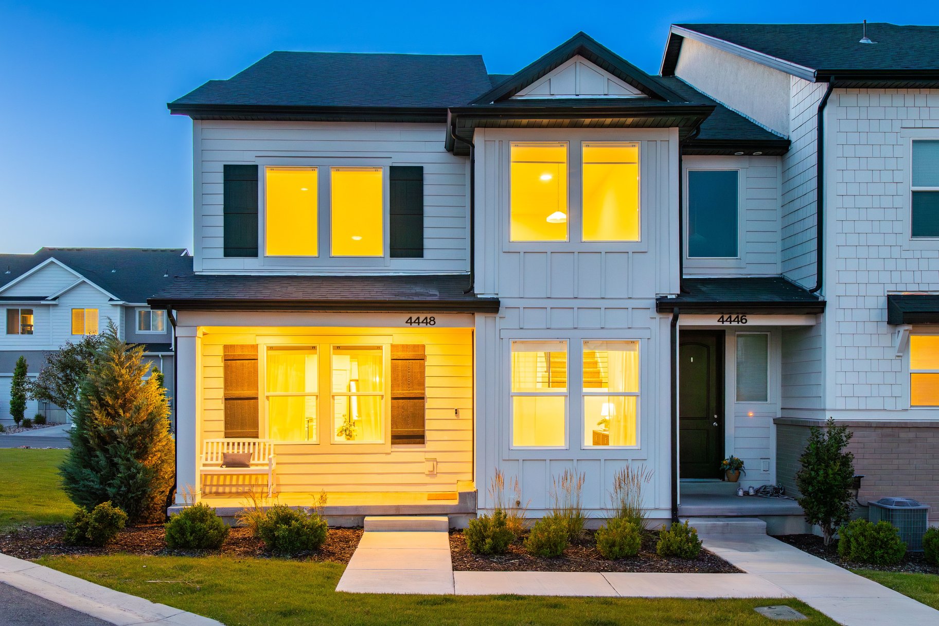 Stylish End-Unit Townhome - 物件實景