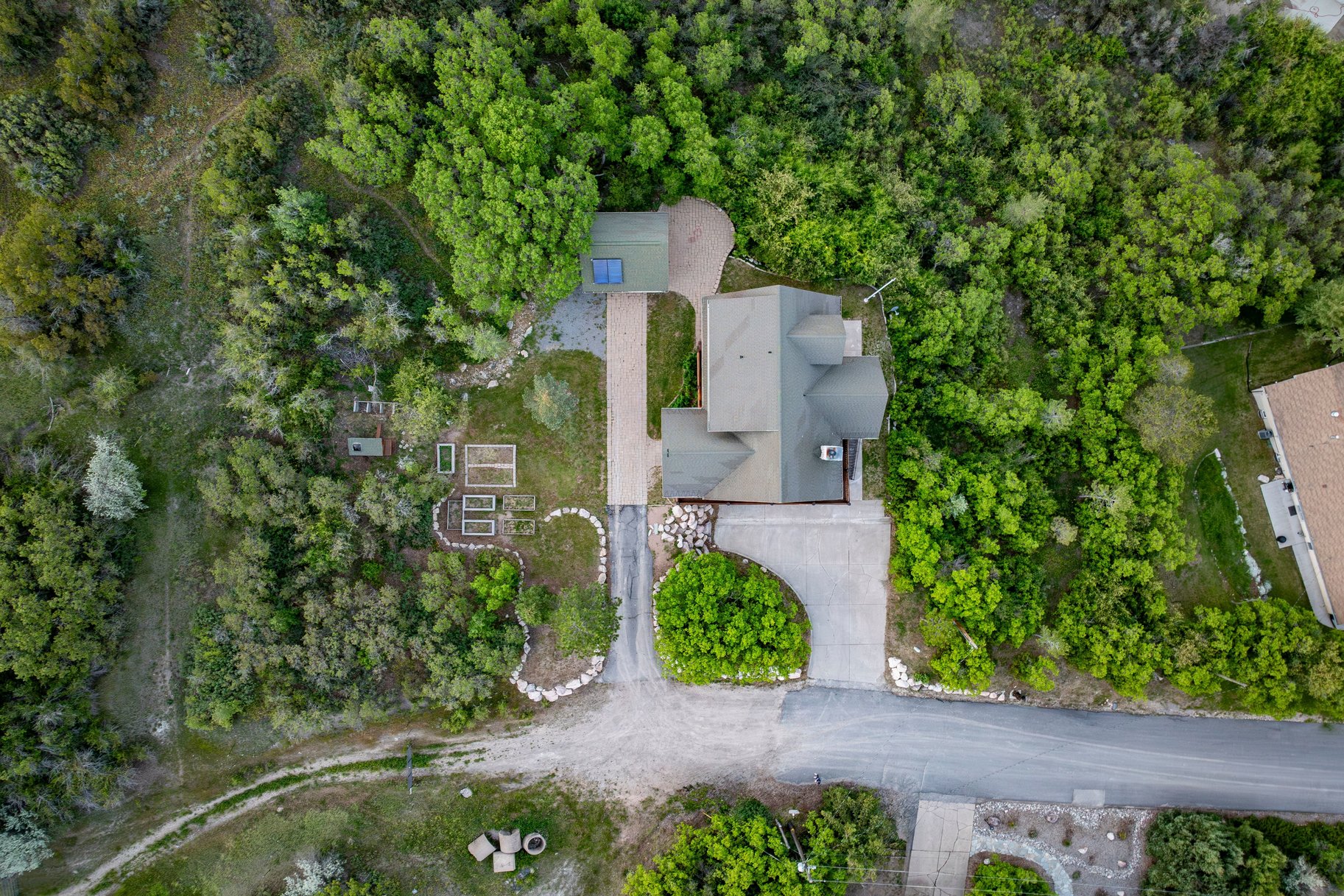  Refined Mountain Home on 1.27 Acres Near Snowbasin - 物件實景