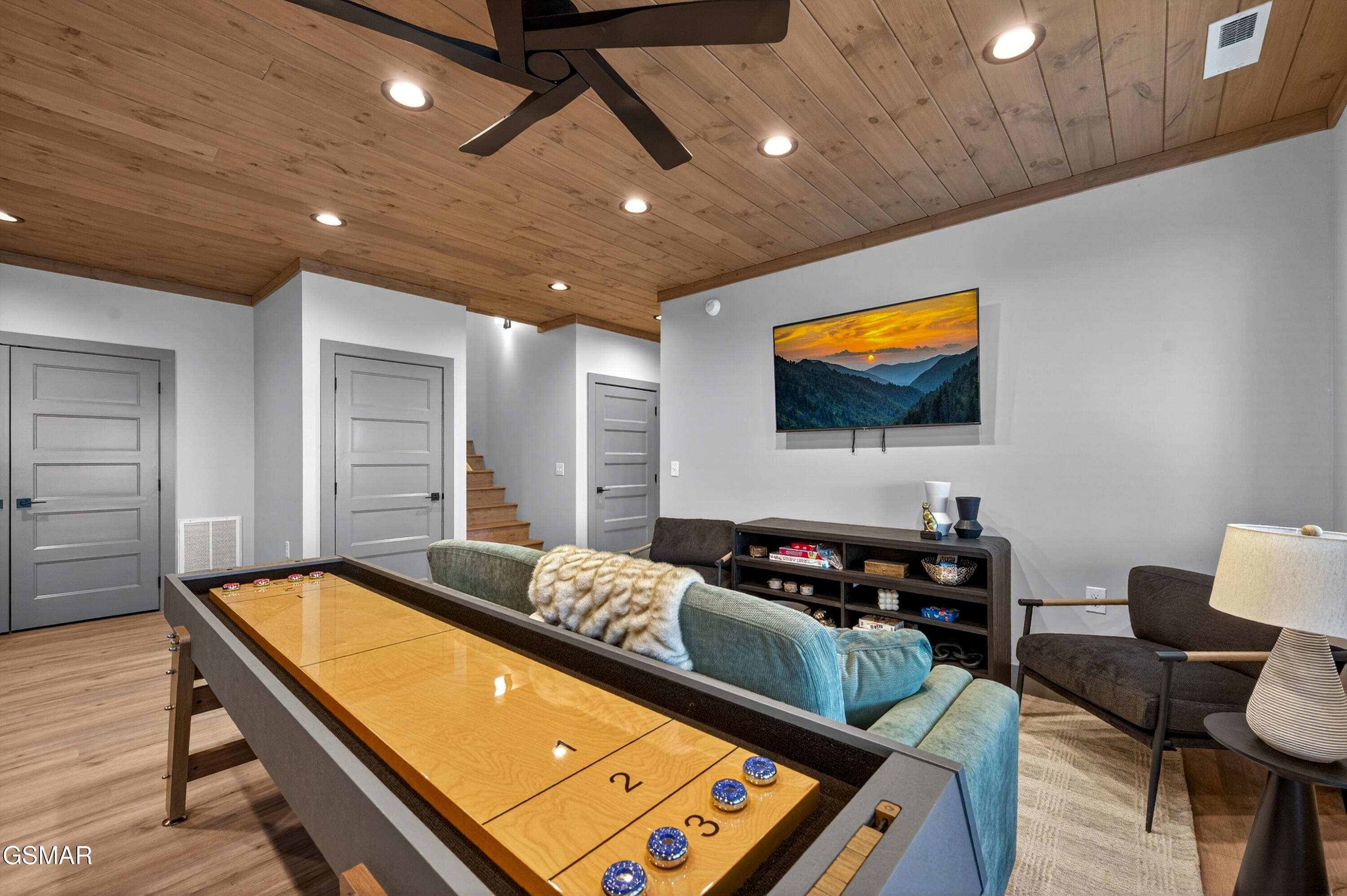 Sevierville, Tennessee, 37862, United States, 5 Bedrooms Bedrooms, ,7 BathroomsBathrooms,Residential,For Sale,2008149