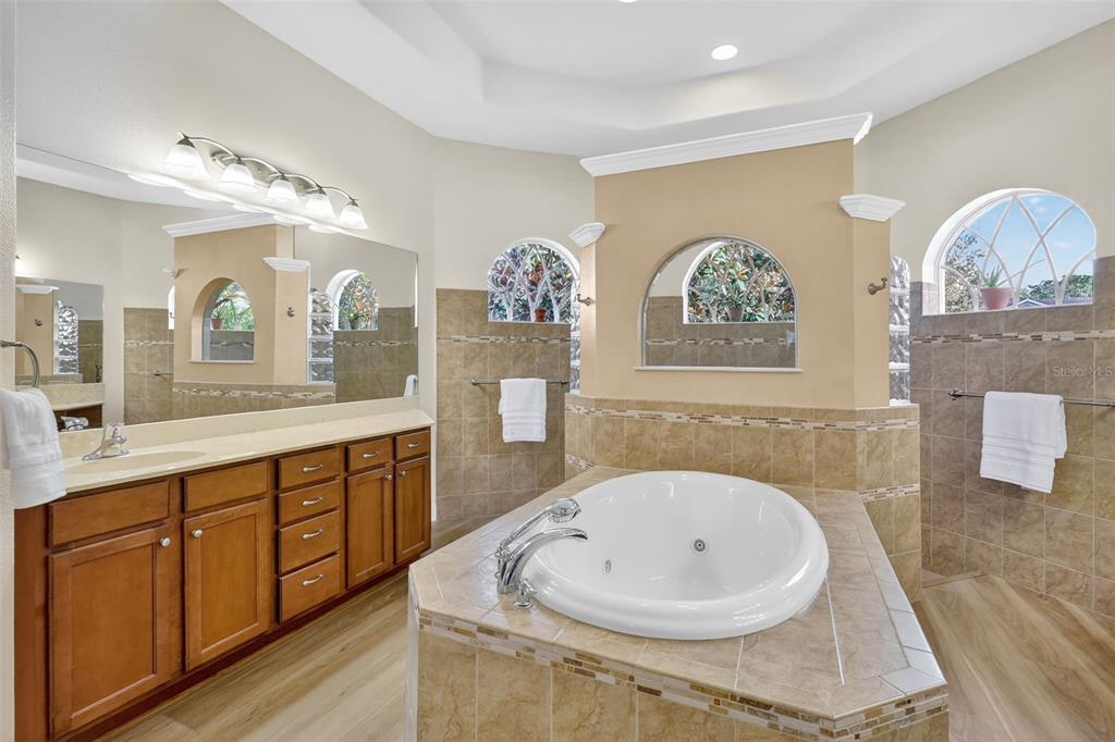 Bradenton, Florida, 34212, United States, 4 Bedrooms Bedrooms, ,3 BathroomsBathrooms,Residential,For Sale,1991075