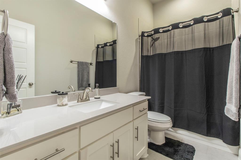 Waxahachie, Texas, 75165, United States, 4 Bedrooms Bedrooms, ,3 BathroomsBathrooms,Residential,For Sale,1920733