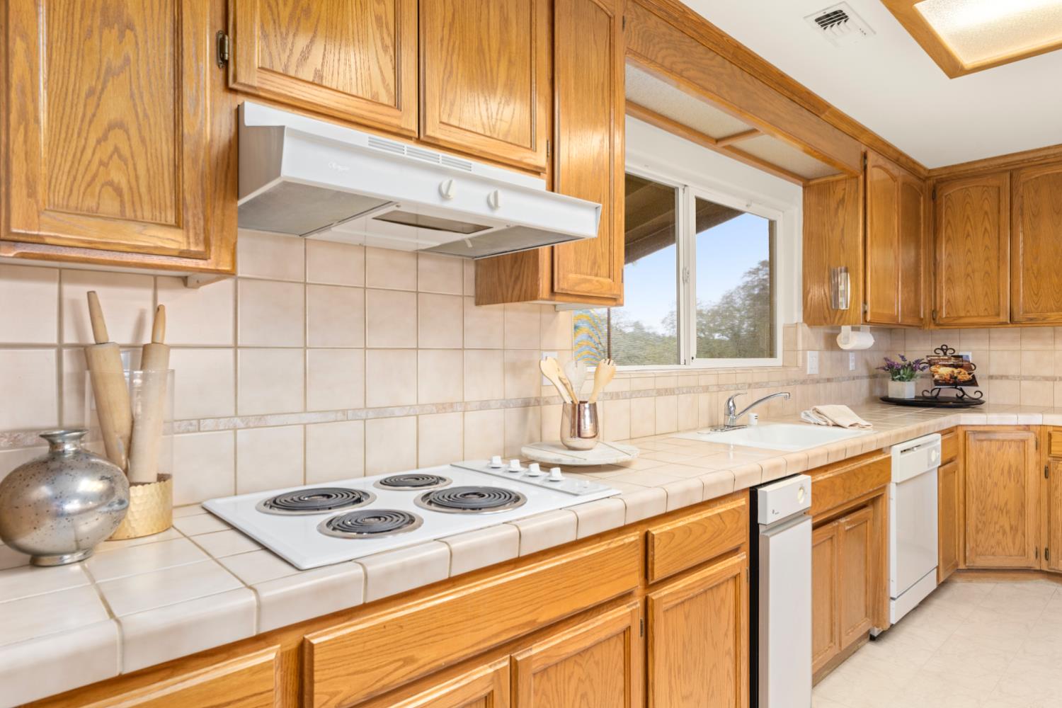 Shingle Springs, California, 95682, United States, 3 Bedrooms Bedrooms, ,3 BathroomsBathrooms,Residential,For Sale,1997420