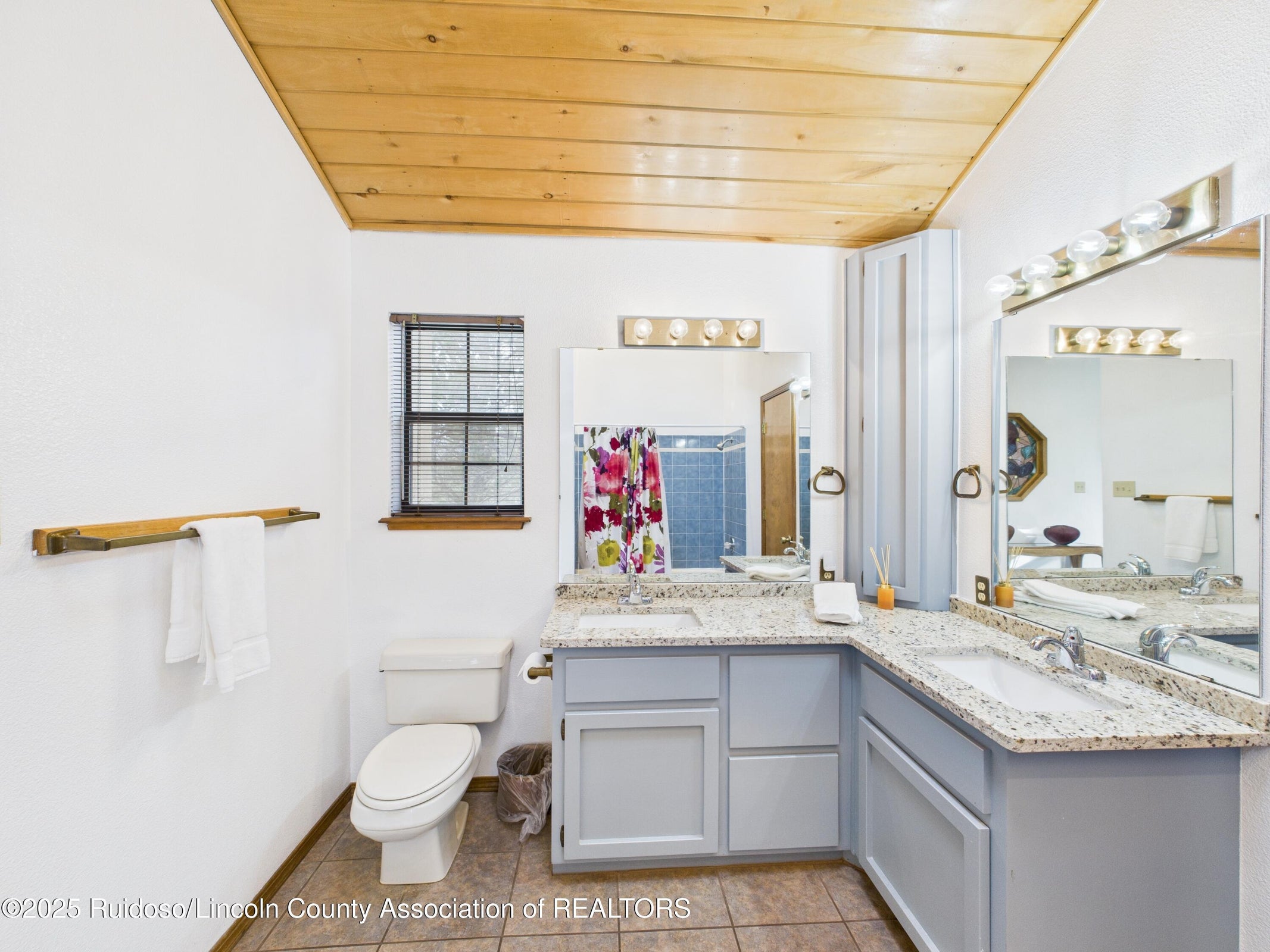 Ruidoso, New Mexico, 88345, United States, 5 Bedrooms Bedrooms, ,4 BathroomsBathrooms,Residential,For Sale,2006103