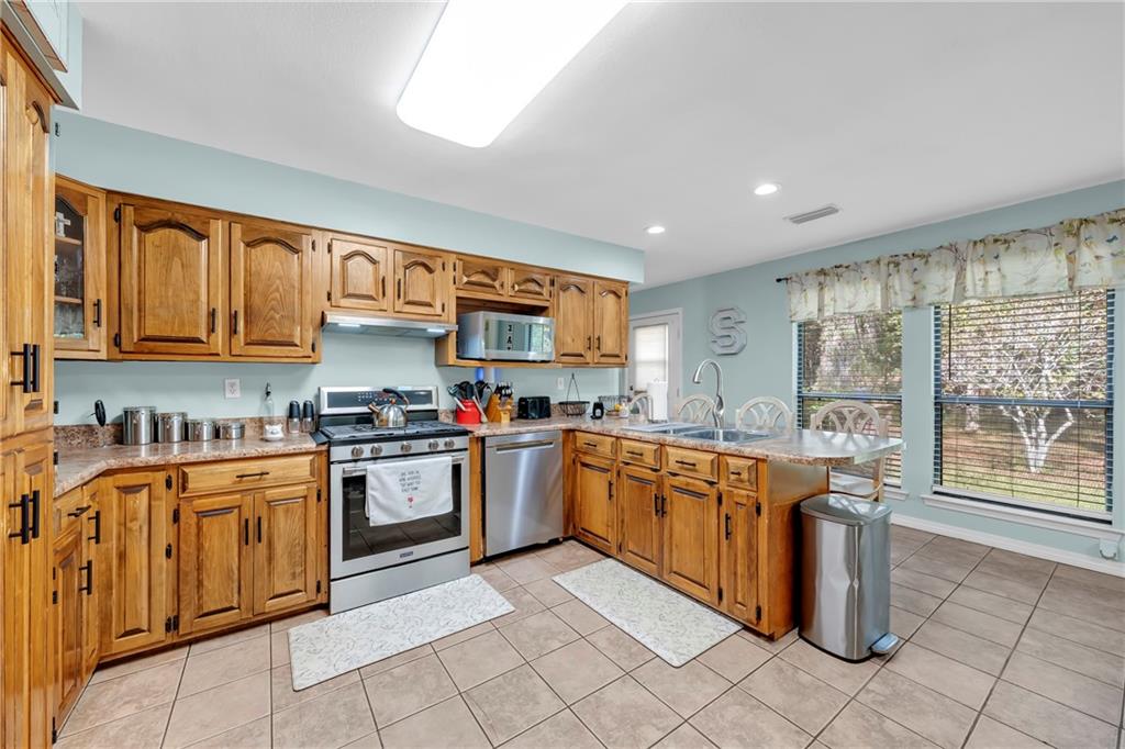 Grand Bay, Alabama, 36541, United States, 5 Bedrooms Bedrooms, ,3 BathroomsBathrooms,Residential,For Sale,2000990