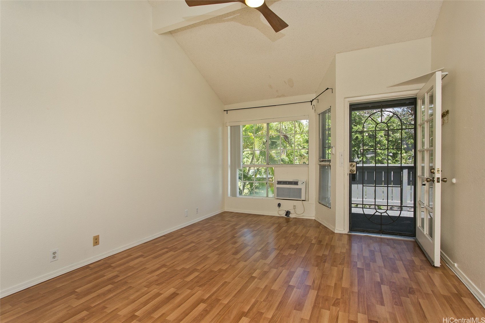 Honolulu, Hawaii, 96818, United States, 2 Bedrooms Bedrooms, ,2 BathroomsBathrooms,Residential,For Sale,1972744