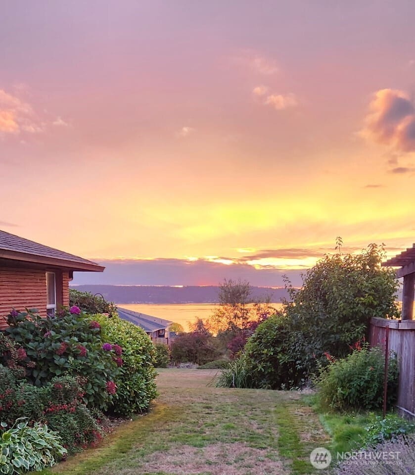Tacoma, Washington, 98465, United States, 3 Bedrooms Bedrooms, ,2 BathroomsBathrooms,Residential,For Sale,1829131
