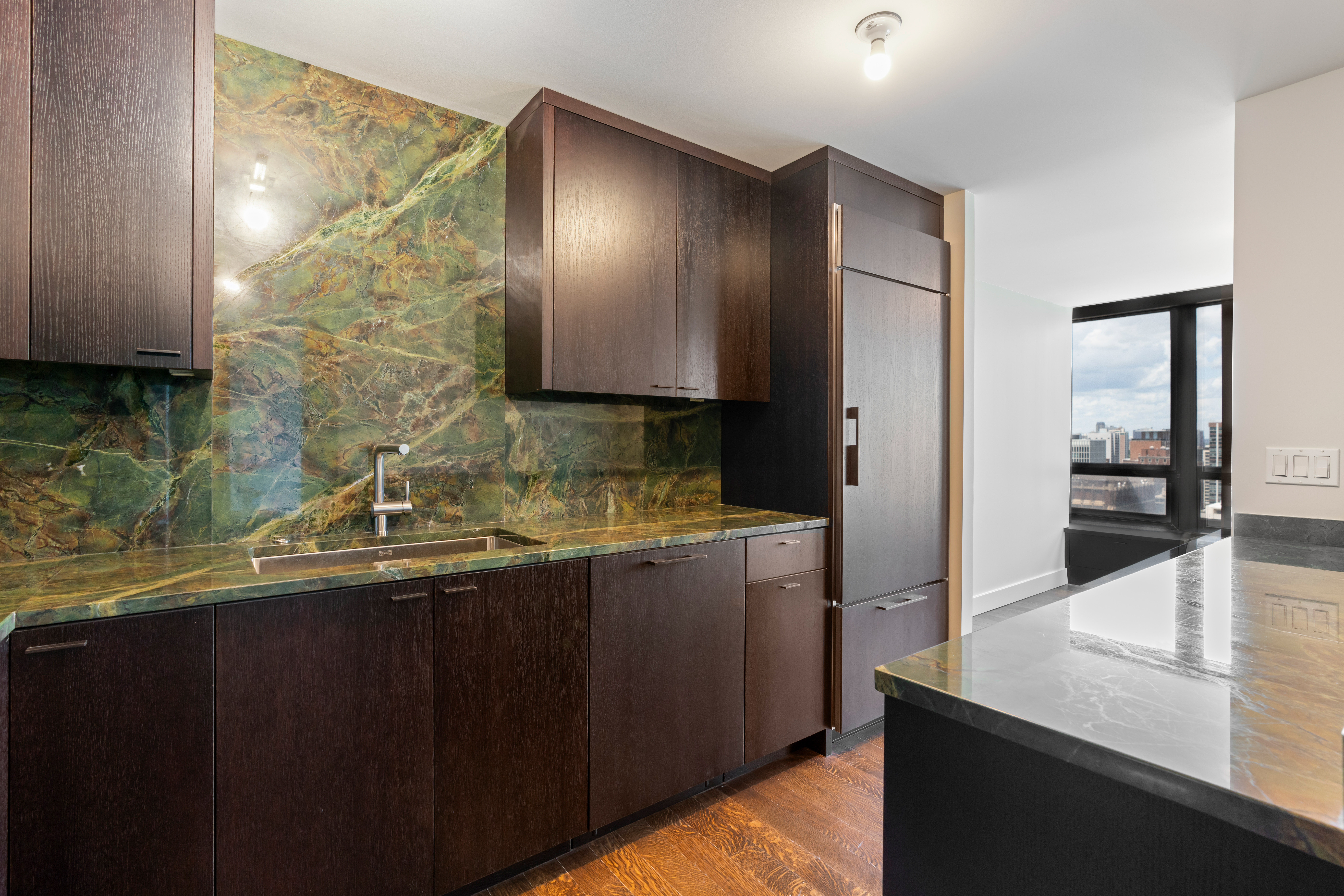  Fully Renovated Condo in the Gold Coast - 物件實景