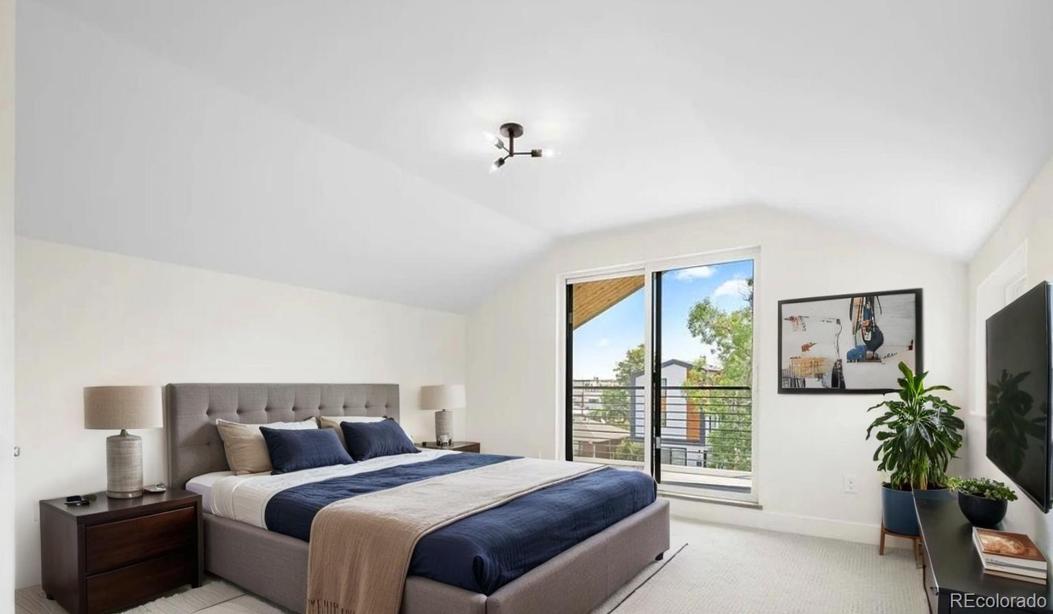 Denver, Colorado, 80204, United States, 3 Bedrooms Bedrooms, ,2 BathroomsBathrooms,Residential,For Sale,1992898