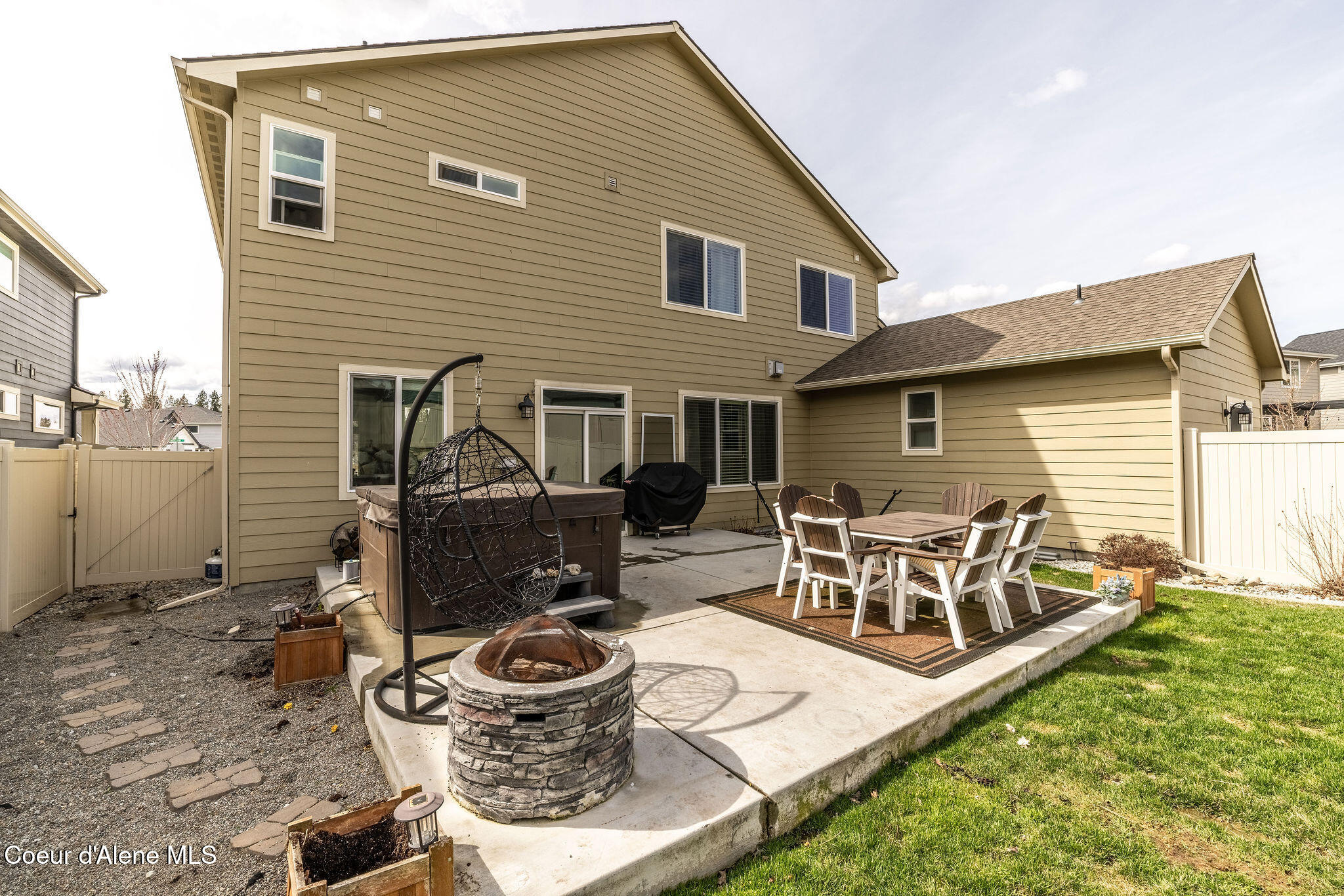 Coeur D'alene, Idaho, 83815, United States, 5 Bedrooms Bedrooms, ,4 BathroomsBathrooms,Residential,For Sale,1754735