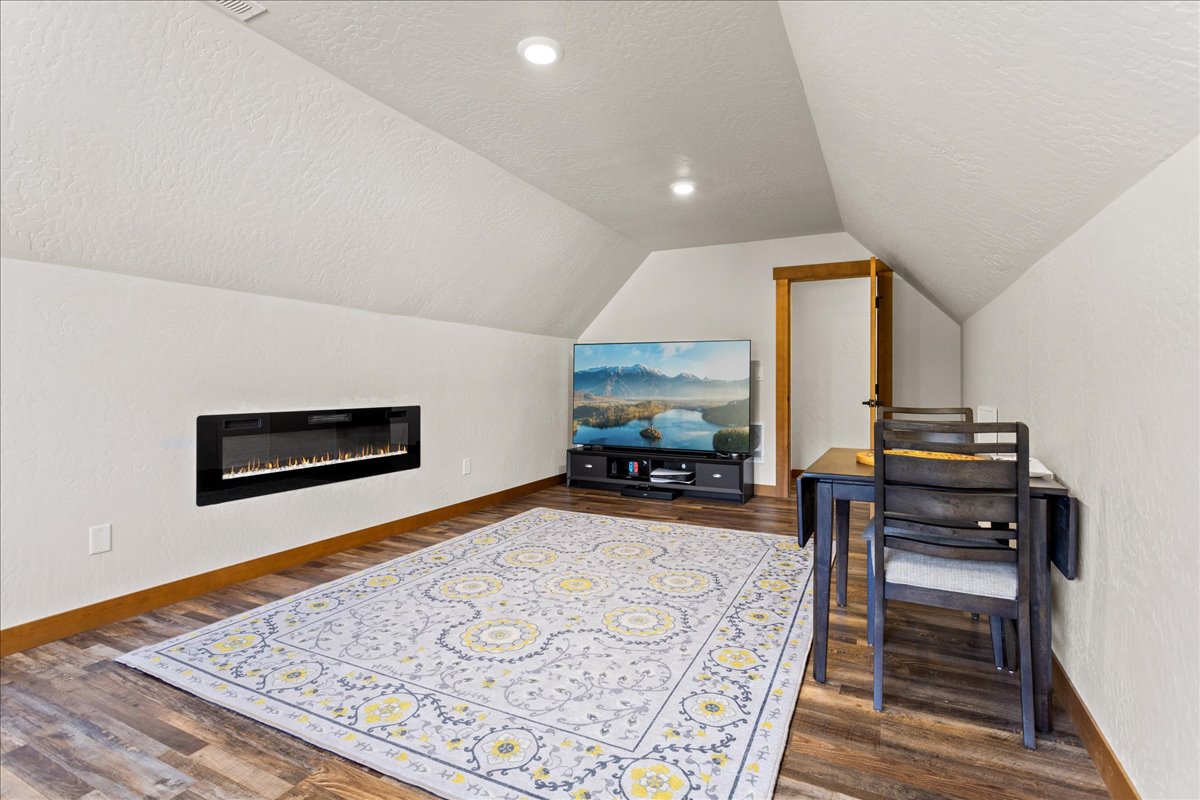Sagle, Idaho, 83860, United States, 4 Bedrooms Bedrooms, ,3 BathroomsBathrooms,Residential,For Sale,1824083