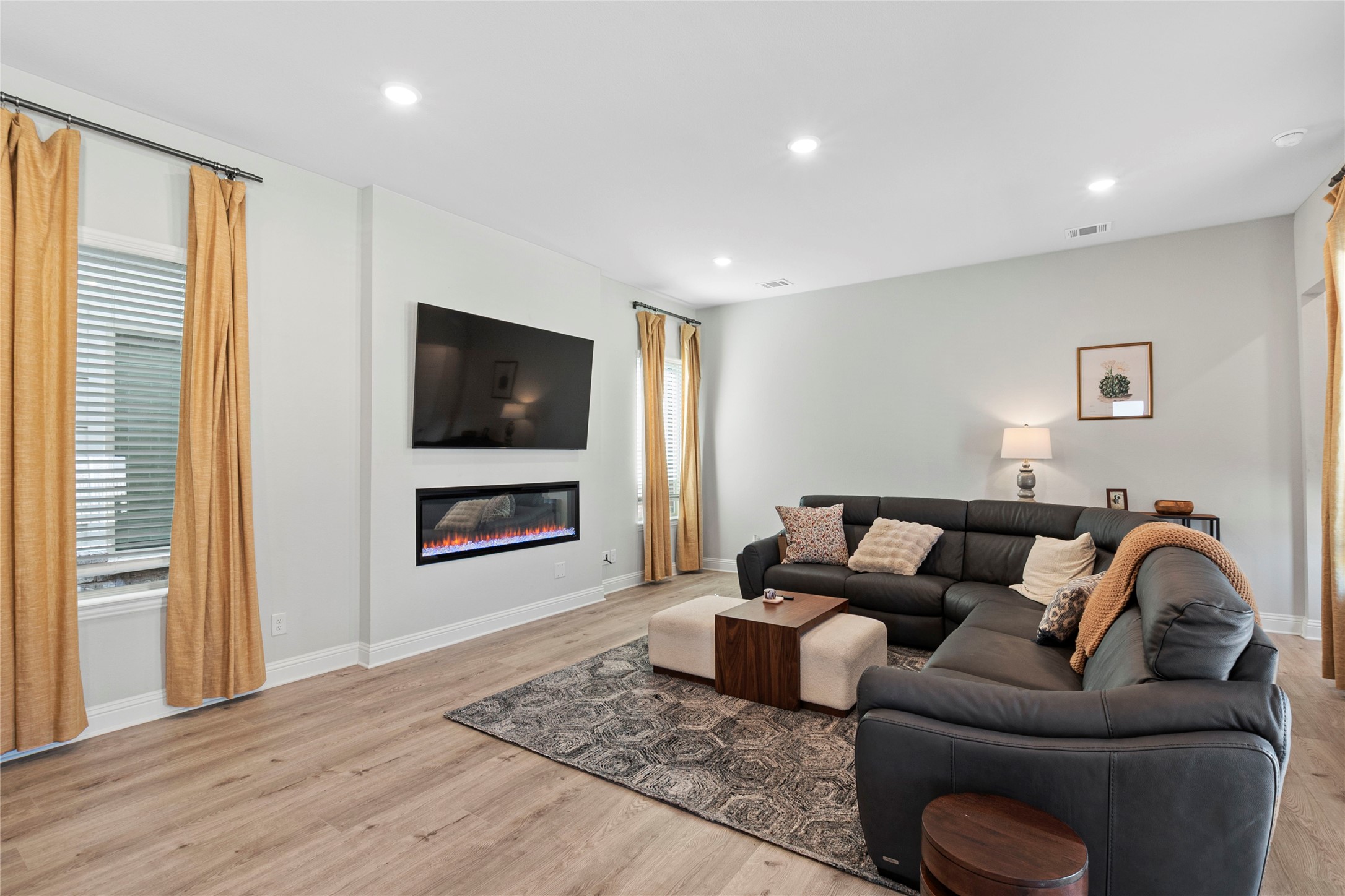 Rowlett, Texas, 75088, United States, 3 Bedrooms Bedrooms, ,3 BathroomsBathrooms,Residential,For Sale,1955209