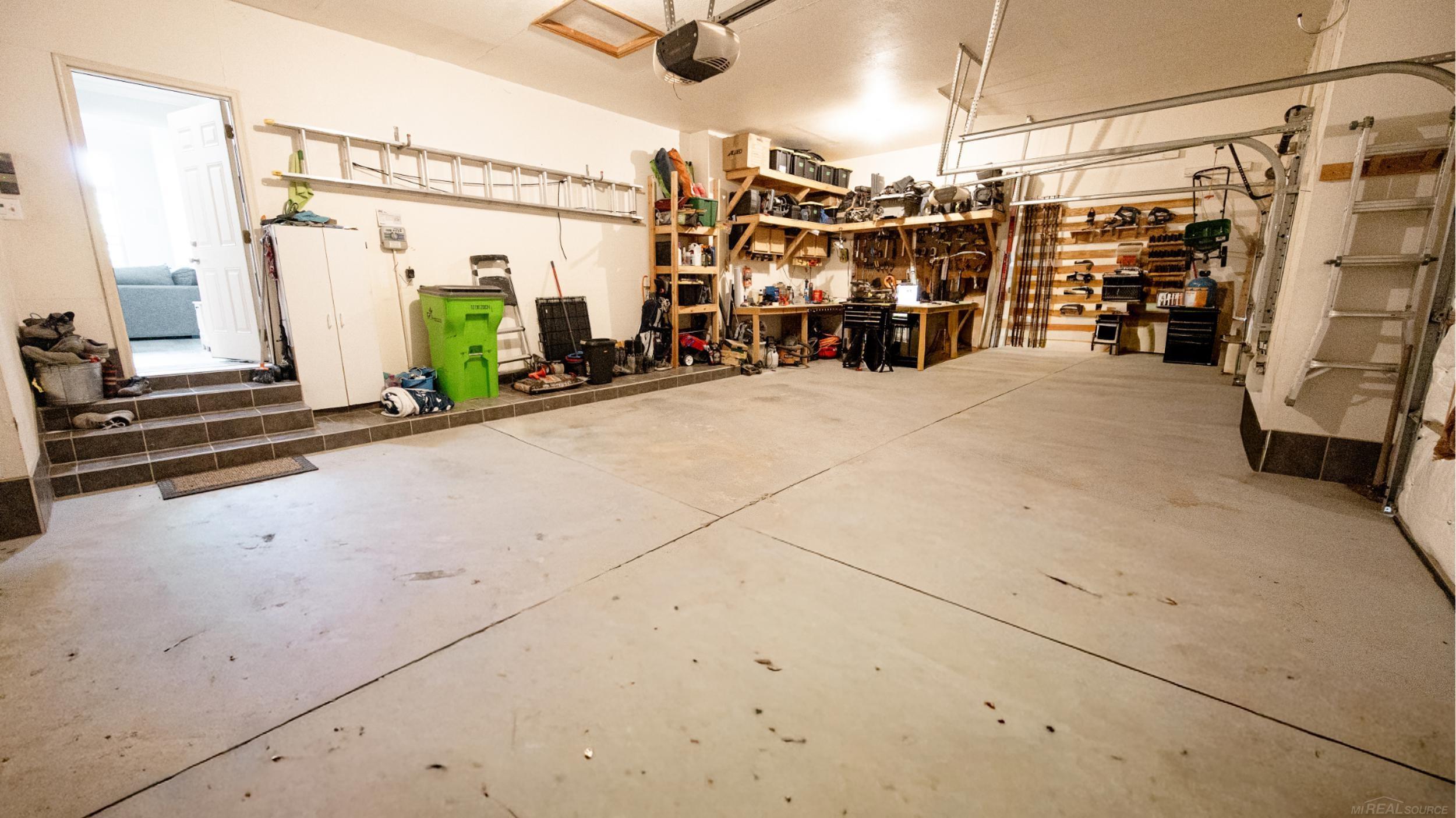 Macomb, Michigan, 48044, United States, 4 Bedrooms Bedrooms, ,3 BathroomsBathrooms,Residential,For Sale,2005234