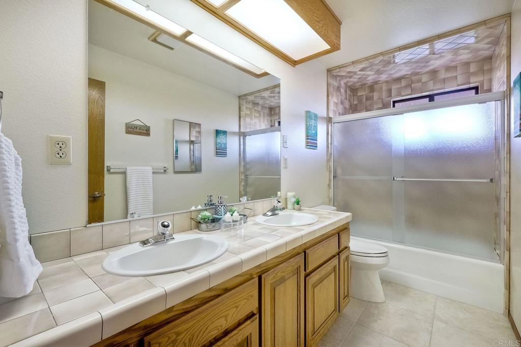 576 Camino De La Cima, San Marcos, California, 92078, United States, 5 Bedrooms Bedrooms, ,4 BathroomsBathrooms,Residential,For Sale,576 Camino De La Cima,1622114
