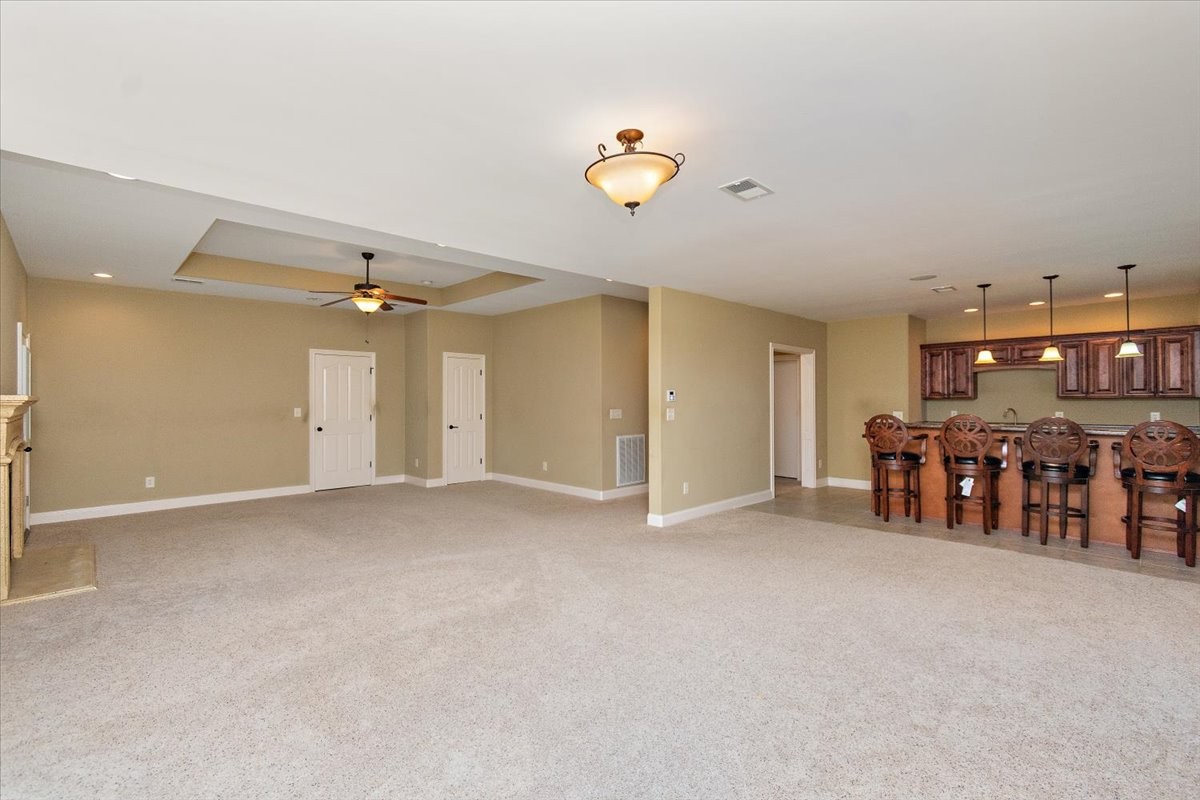 Clarksville, Tennessee, 37043, United States, 4 Bedrooms Bedrooms, ,4 BathroomsBathrooms,Residential,For Sale,1933080