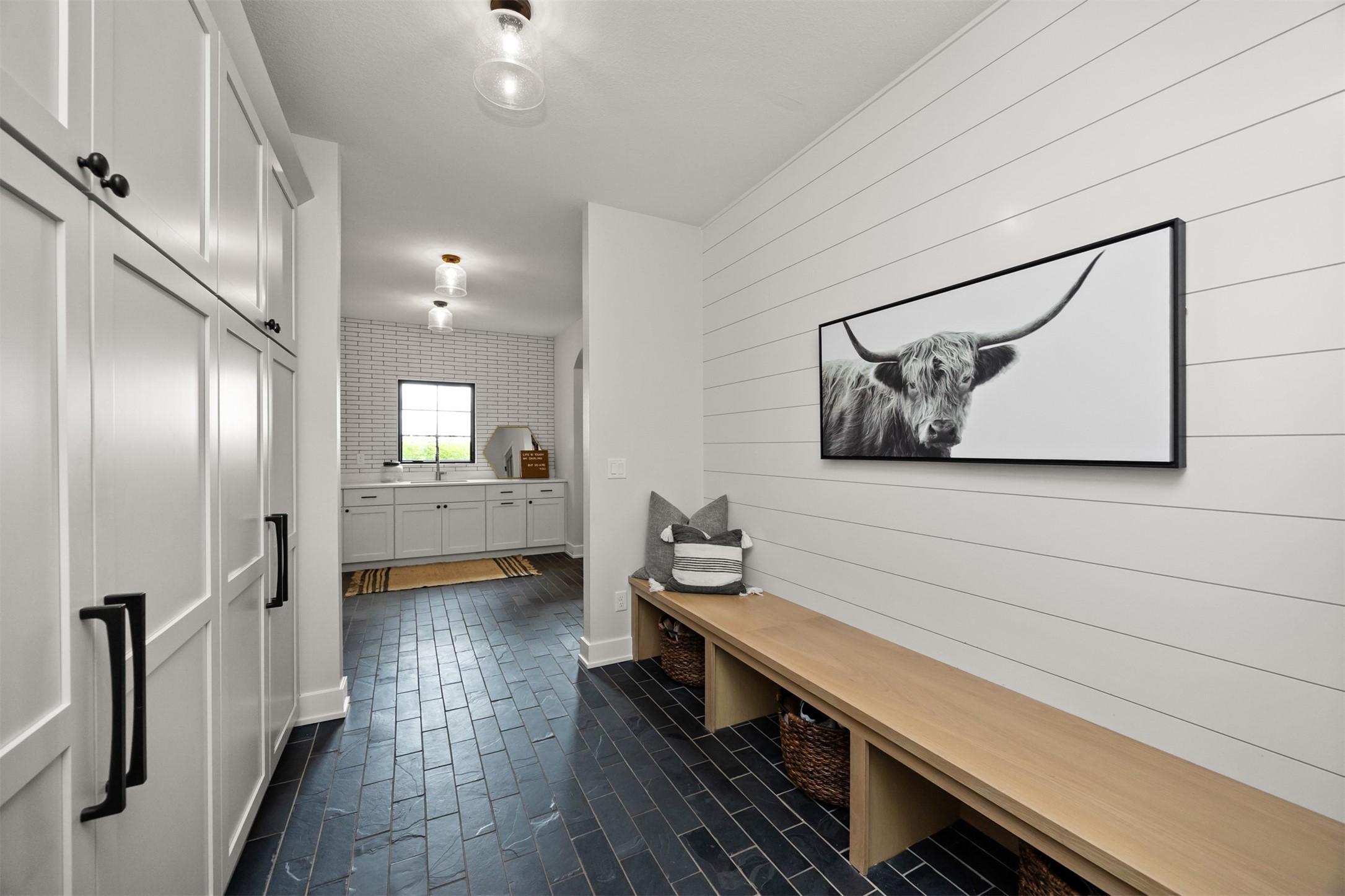 Madrid, Iowa, 50156, United States, 6 Bedrooms Bedrooms, ,5 BathroomsBathrooms,Residential,For Sale,1982184