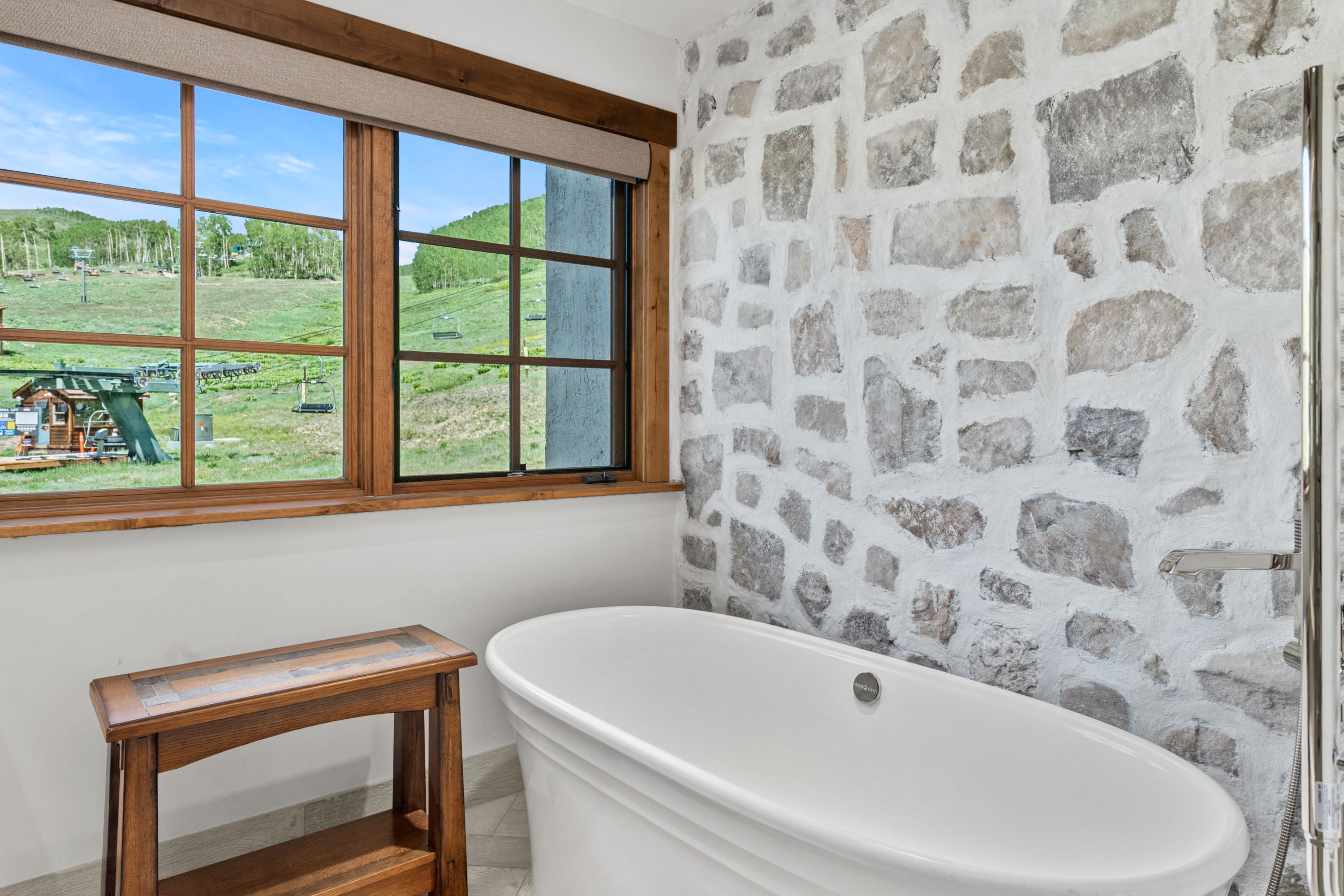  An Alpine Retreat, Reimagined. - 物件實景
