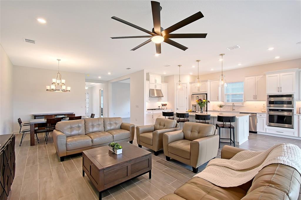 Palmetto, Florida, 34221, United States, 3 Bedrooms Bedrooms, ,3 BathroomsBathrooms,Residential,For Sale,1828169