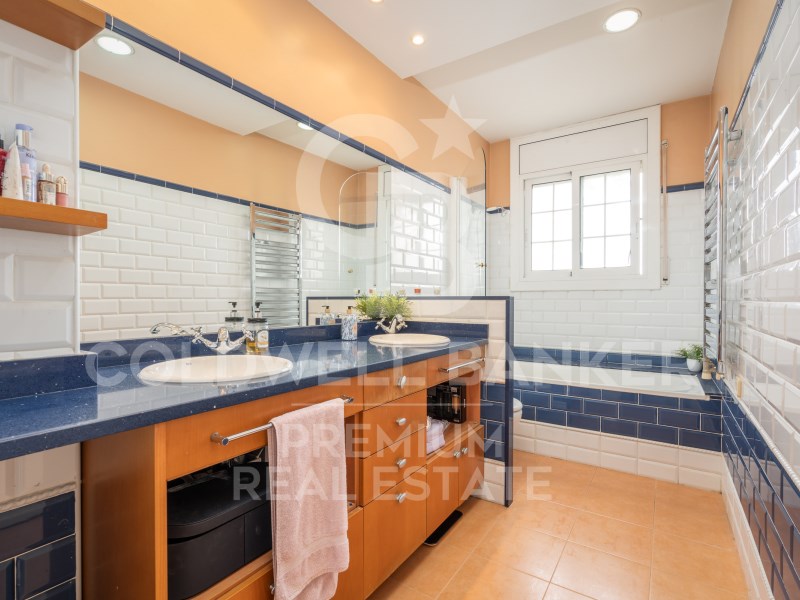 Cerdanyola del Vallès, Catalonia, ES, 4 Bedrooms Bedrooms, ,3 BathroomsBathrooms,Residential,For Sale,1622423